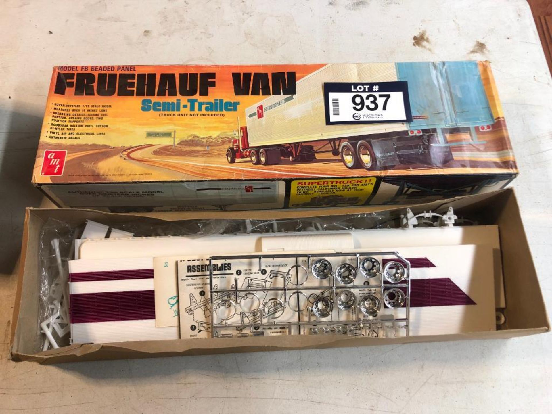 AMT Fruehauf Van Semi Trailer Model - Image 3 of 3