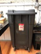 Rubbermaid 50 Gallon Garbage Bin