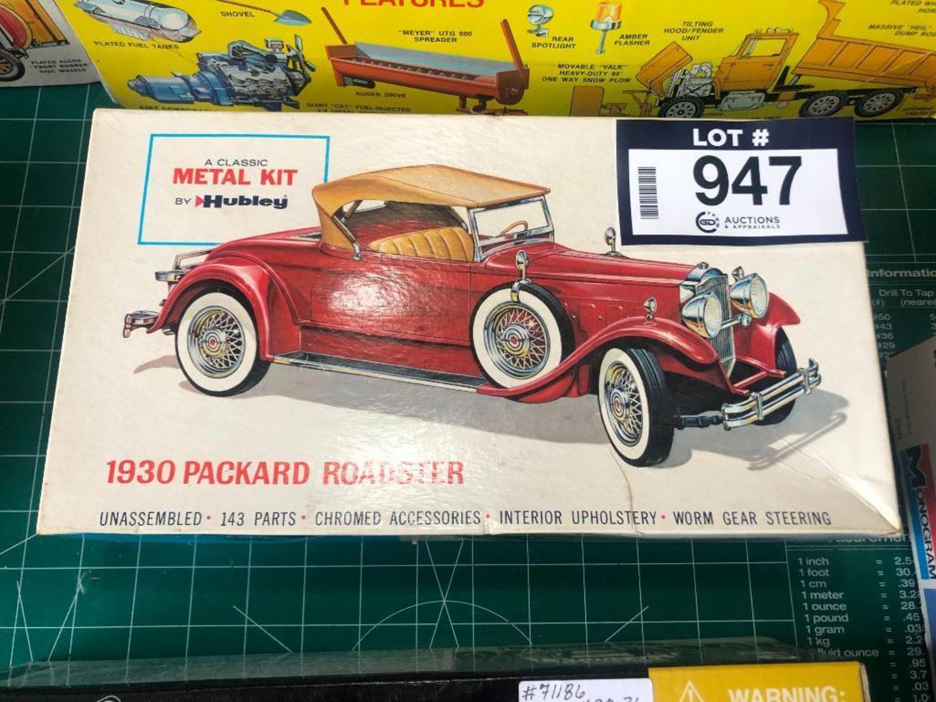 Hubley Classic Metal Kit 1930 Packard Roadster 1/22 Scale Model