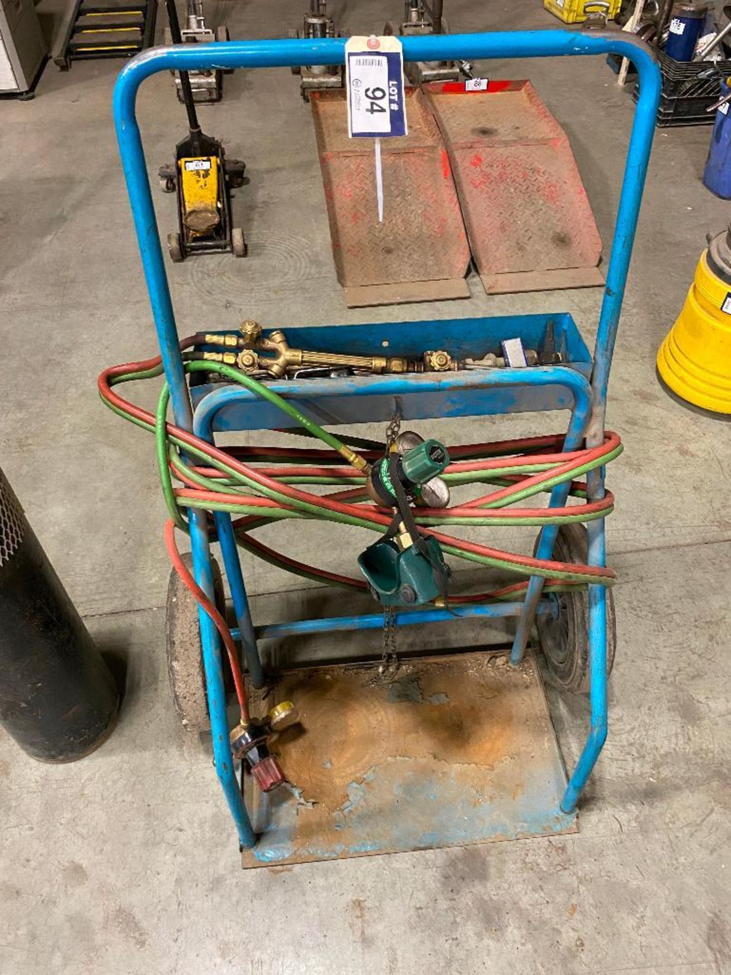 Oxy/ Acetylene Cart w/ Torch, Gauges, Hose, etc.