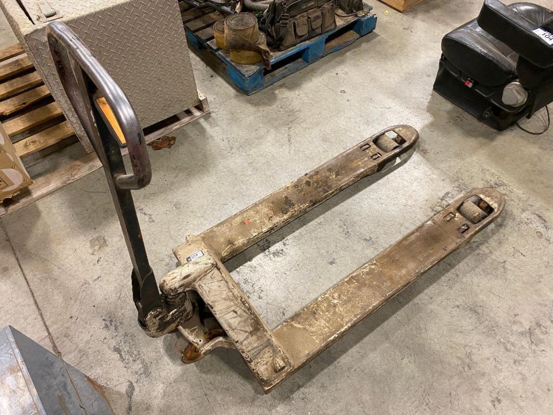 Crown Pallet Jack - Image 2 of 2