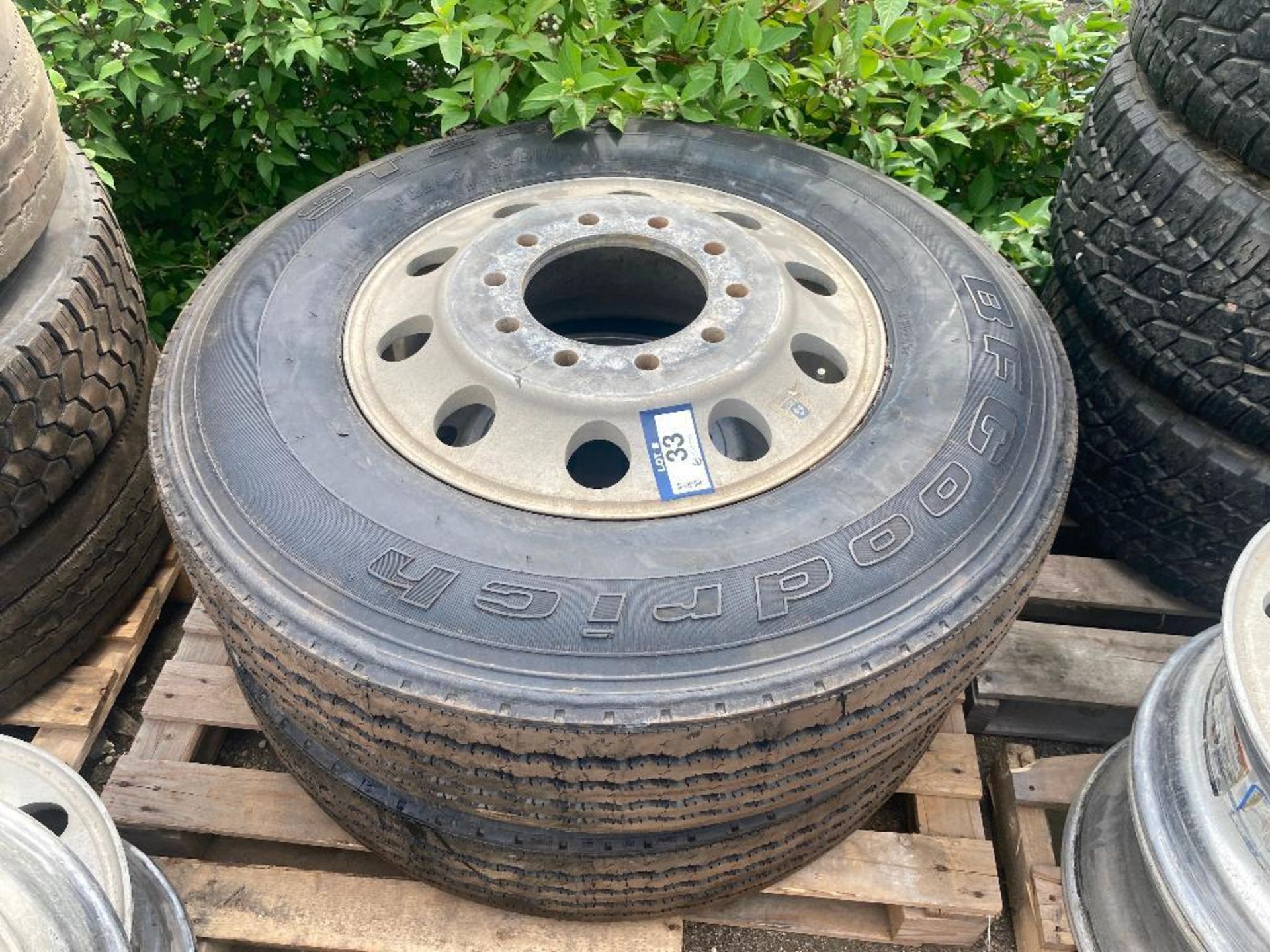 Lot of (2) 11R24.5 Tires - Image 4 of 5