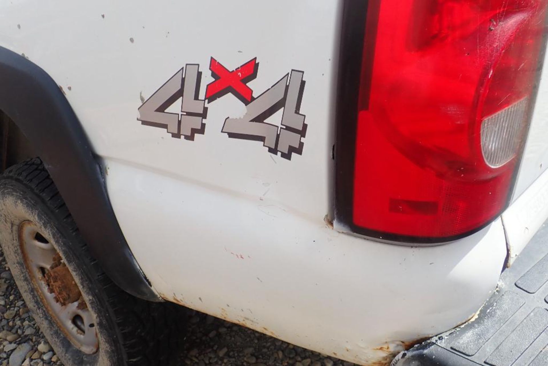 2005 Chevrolet Silverado 3500 Crew Cab 4x4 Pickup Truck. VIN 1GCHK33U25F901887. - Image 5 of 9