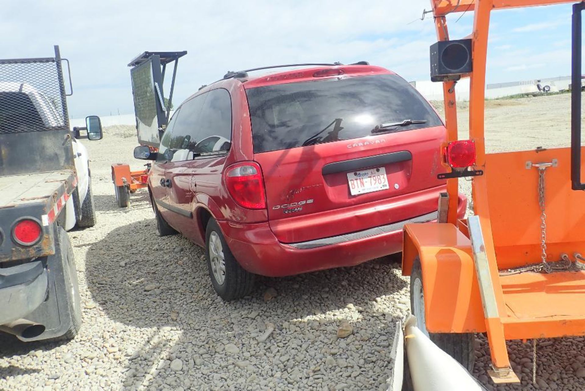 2005 Dodge Caravan SE Minivan. VIN 1D4GP25R15B193156. - Image 4 of 9