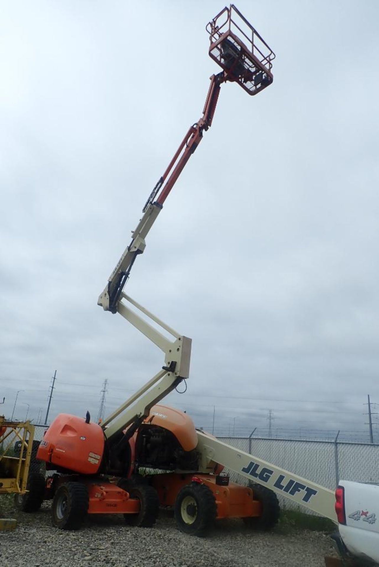 2006 JLG 450AJ SII Articulating 4WD Boom Lift. SN 0300094367. **LOCATED AT 14017-52 STREET NE** - Image 12 of 20