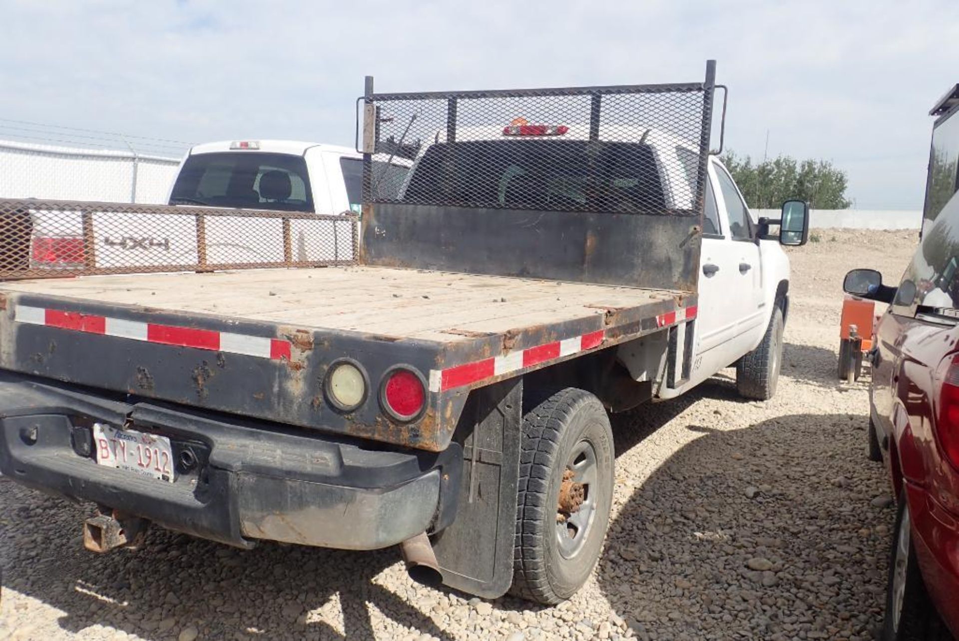 2010 Chevrolet Silverado 3500HD LT Crew Cab 4x4 Deck Truck. VIN 1GC4K0BG6AF138940. - Image 4 of 9