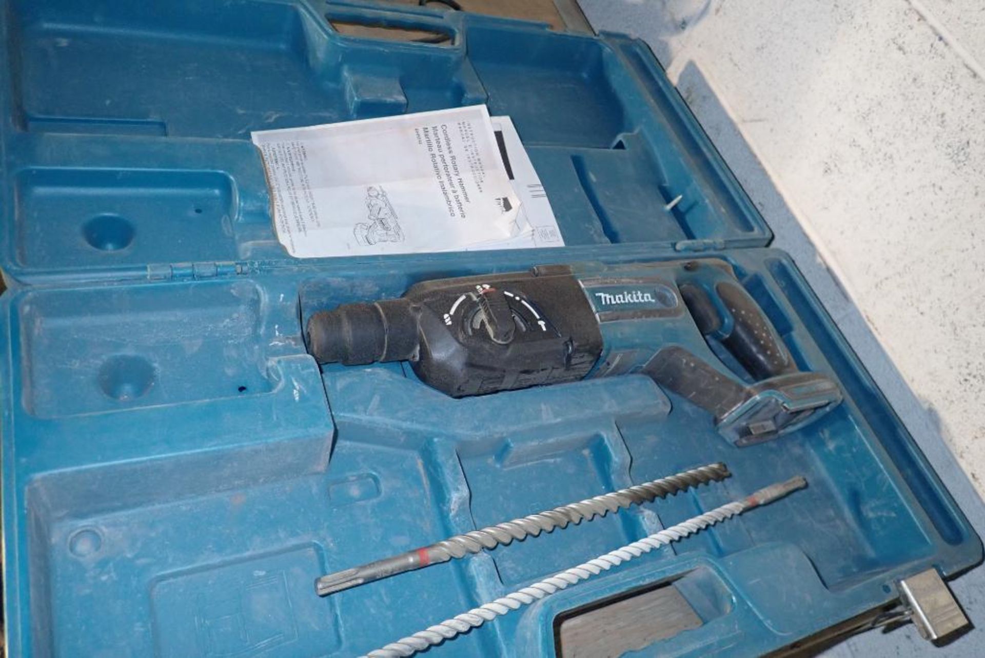 Makita BHR240 Cordless Rotary Hammer. **NOTE: NO CHARGER OR BATTERY**