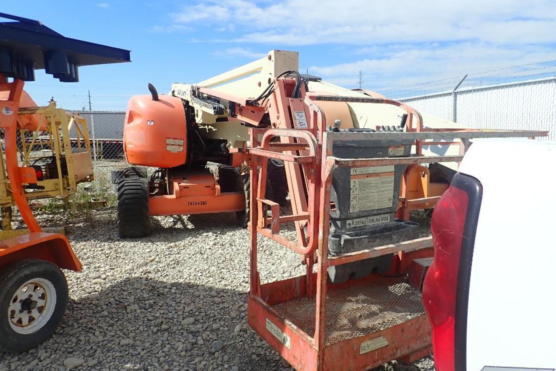 2006 JLG 450AJ SII Articulating 4WD Boom Lift. SN 0300094367. **LOCATED AT 14017-52 STREET NE** - Image 3 of 20