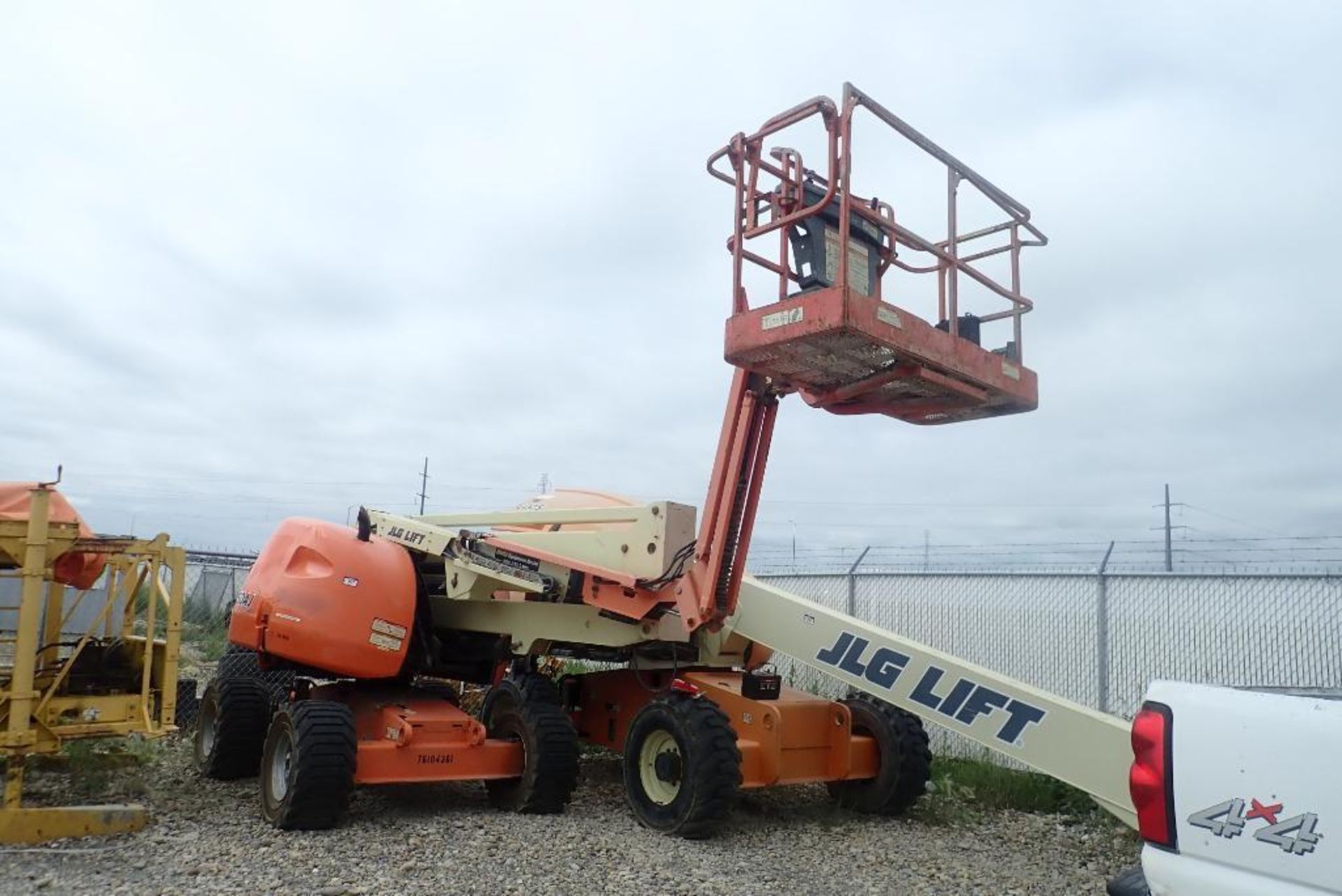 2006 JLG 450AJ SII Articulating 4WD Boom Lift. SN 0300094367. **LOCATED AT 14017-52 STREET NE** - Image 10 of 20