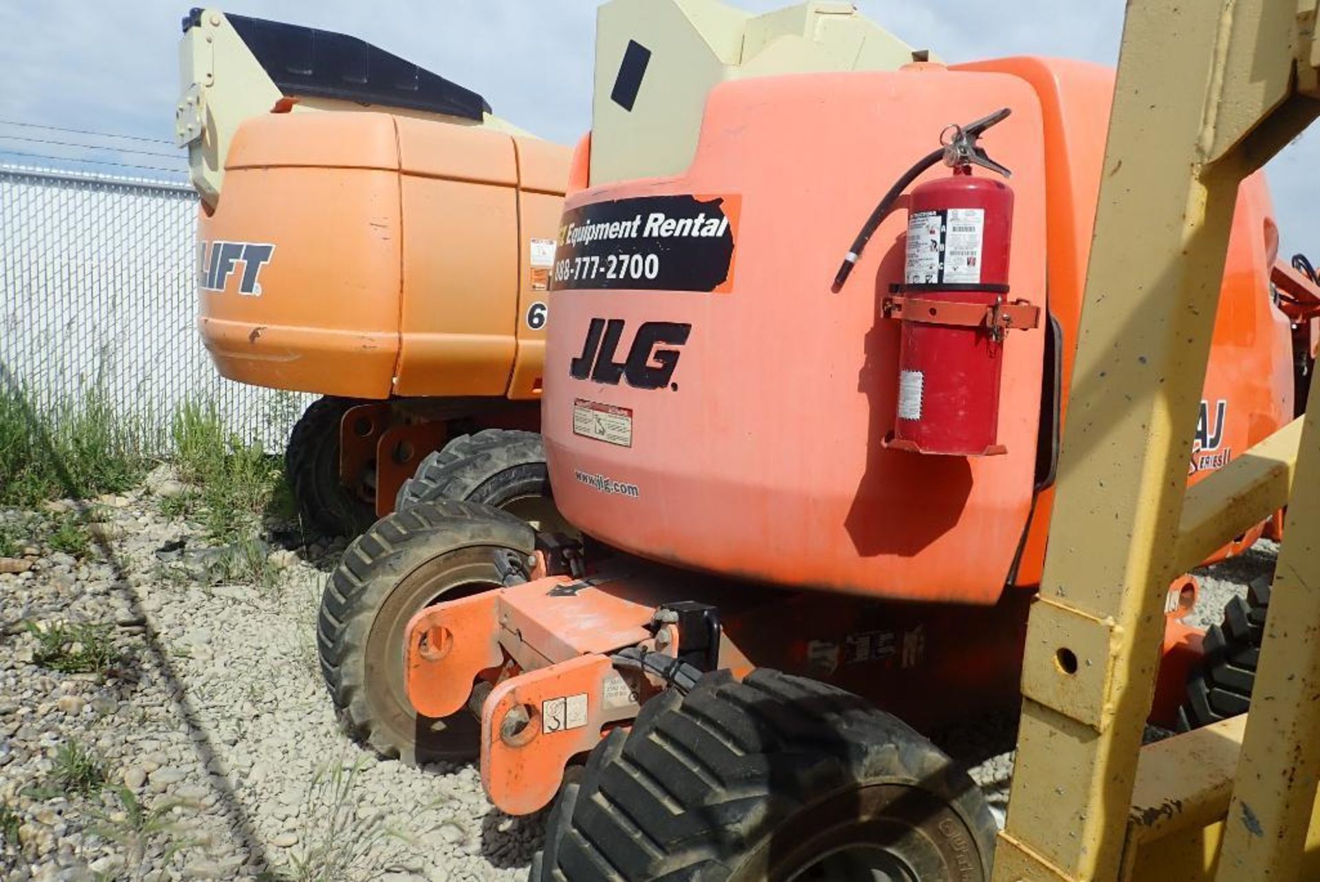 2006 JLG 450AJ SII Articulating 4WD Boom Lift. SN 0300094367. **LOCATED AT 14017-52 STREET NE** - Image 4 of 20