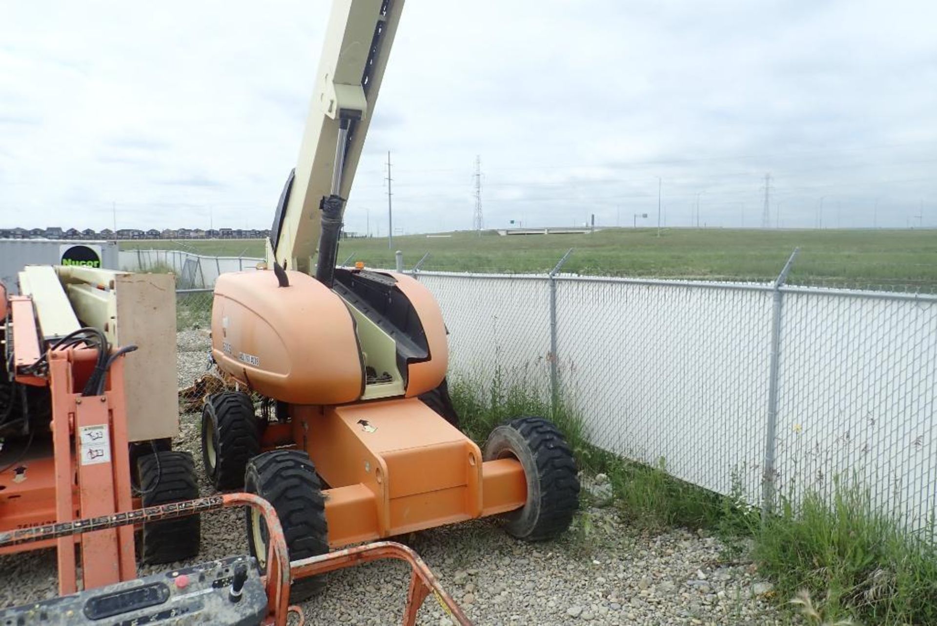 2005 JLG 600S 4WD Boom Lift. SN 0300083236. **LOCATED AT 14017-52 STREET NE** - Image 2 of 22