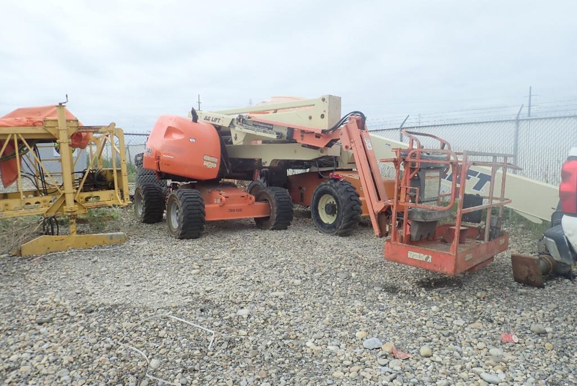 2006 JLG 450AJ SII Articulating 4WD Boom Lift. SN 0300094367. **LOCATED AT 14017-52 STREET NE**