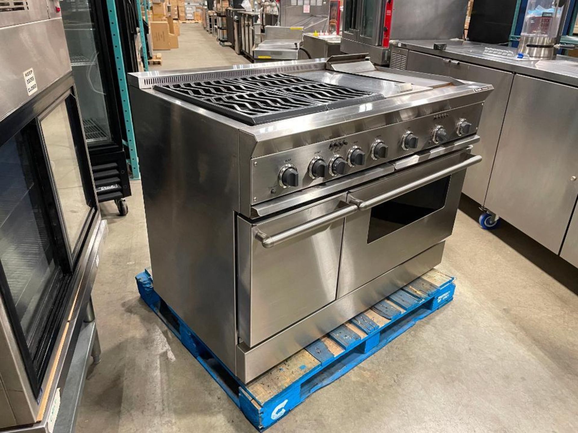 THERMADOR PROFESSIONAL GCR484GG STAINLESS STEEL DUAL FUEL RANGE WITH DOUBLE OVENS - Image 5 of 22