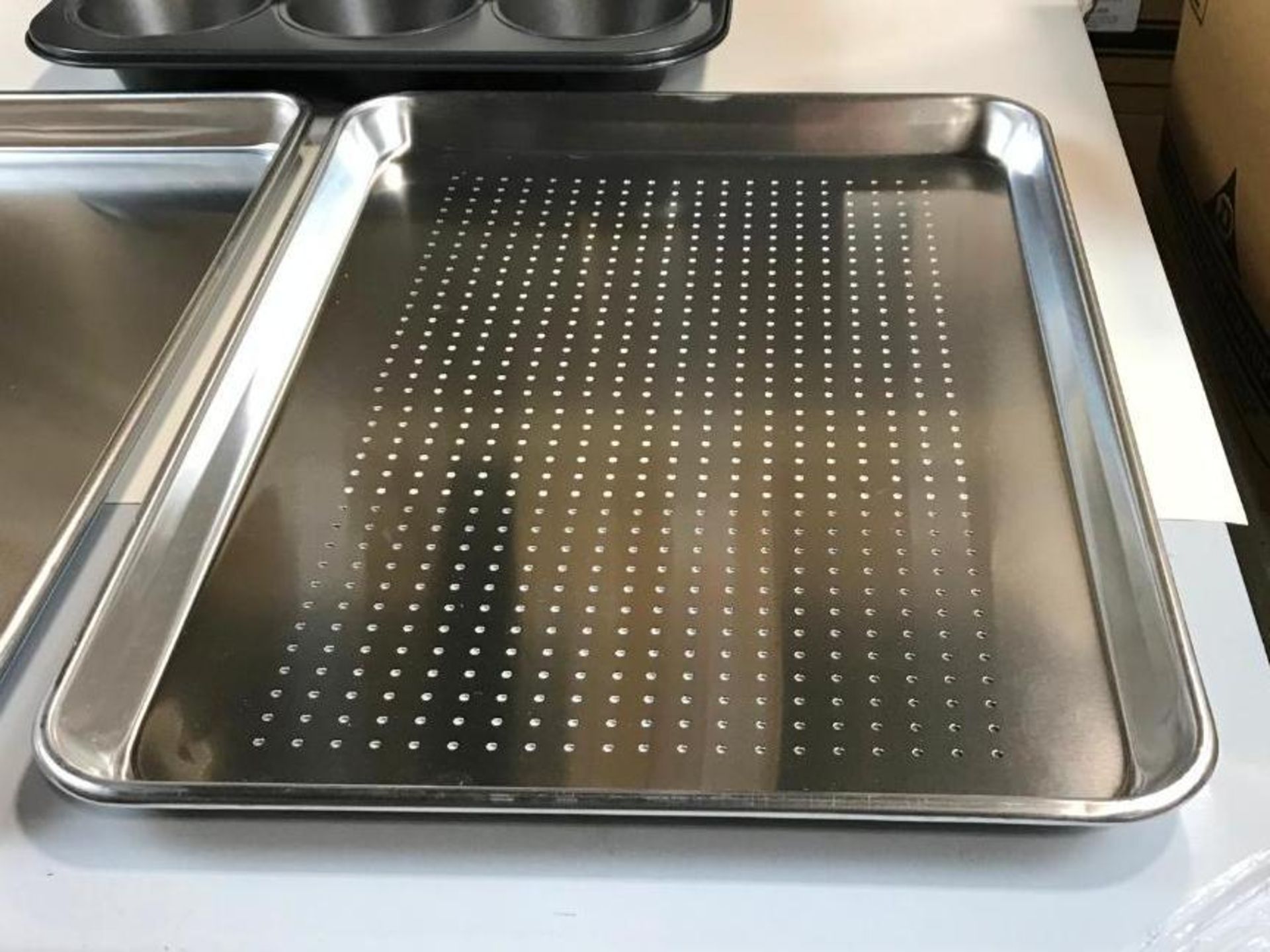 NEW BAKING PAN SET INCLUDING: - Image 4 of 6