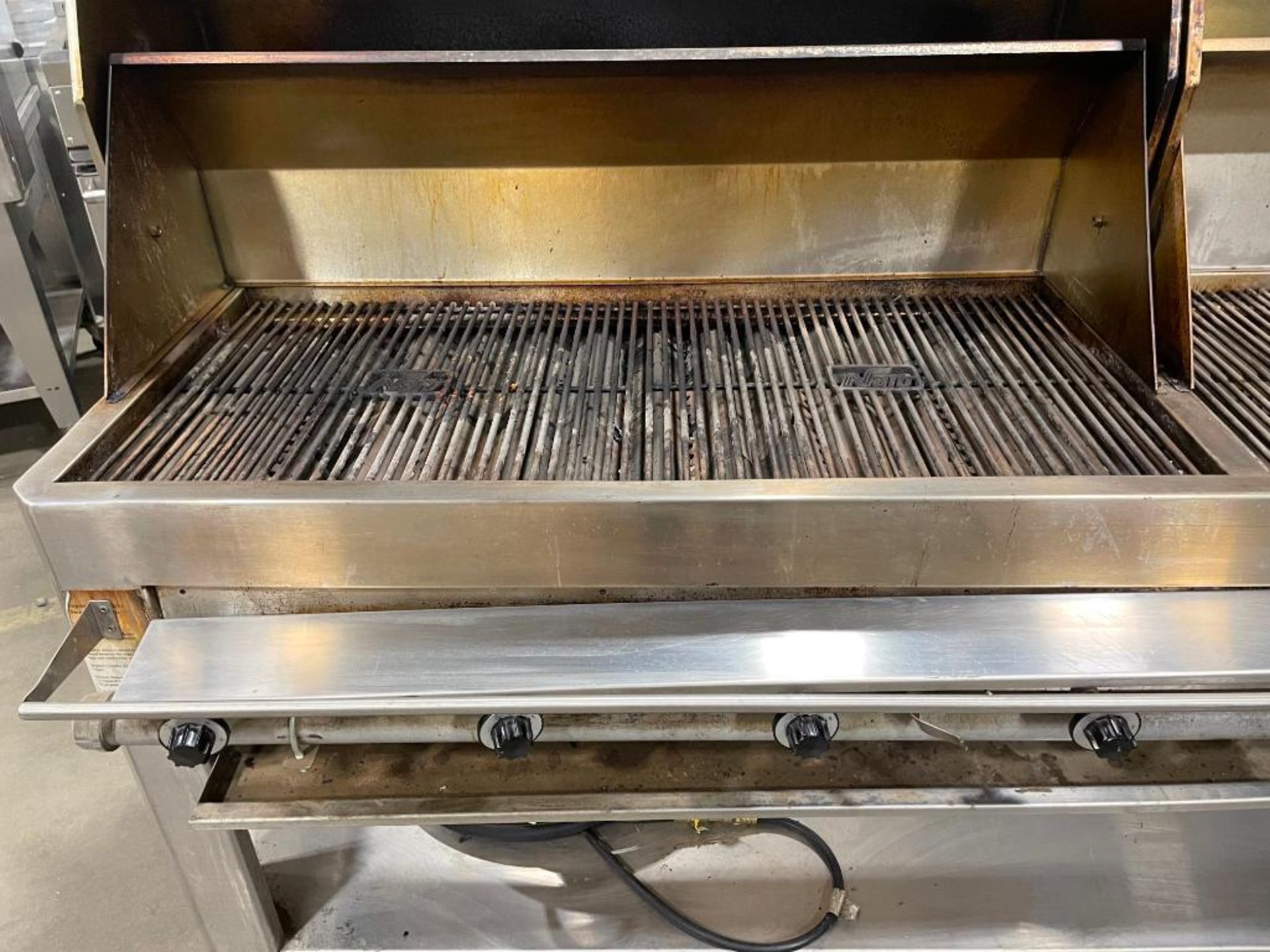 CUSTOM STAINLESS STEEL 5 BURNER BBQ - Image 2 of 11