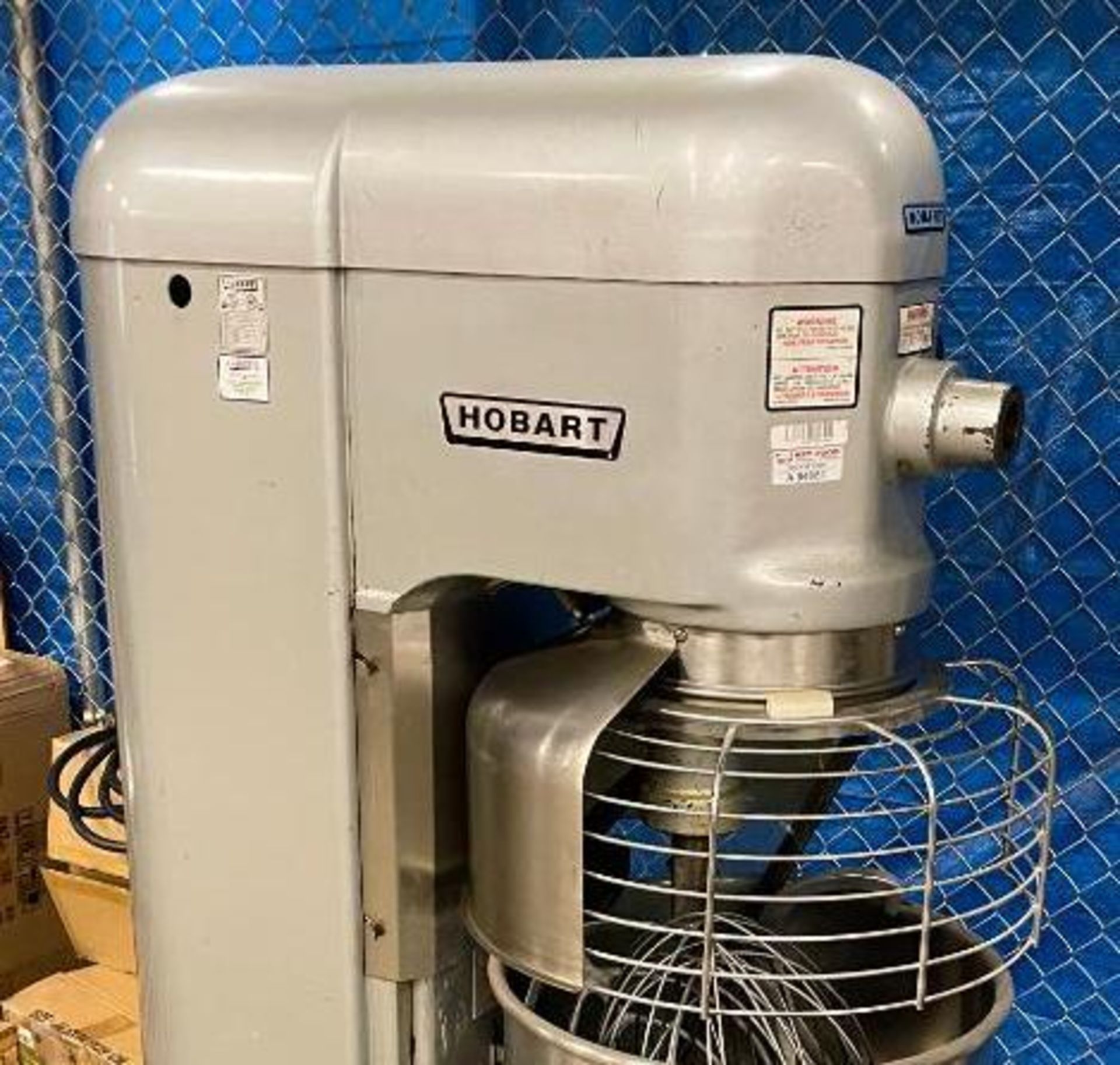 HOBART H600T 60QT DOUGH MIXER WITH BOWL & ATTACHMENTS - Image 12 of 17