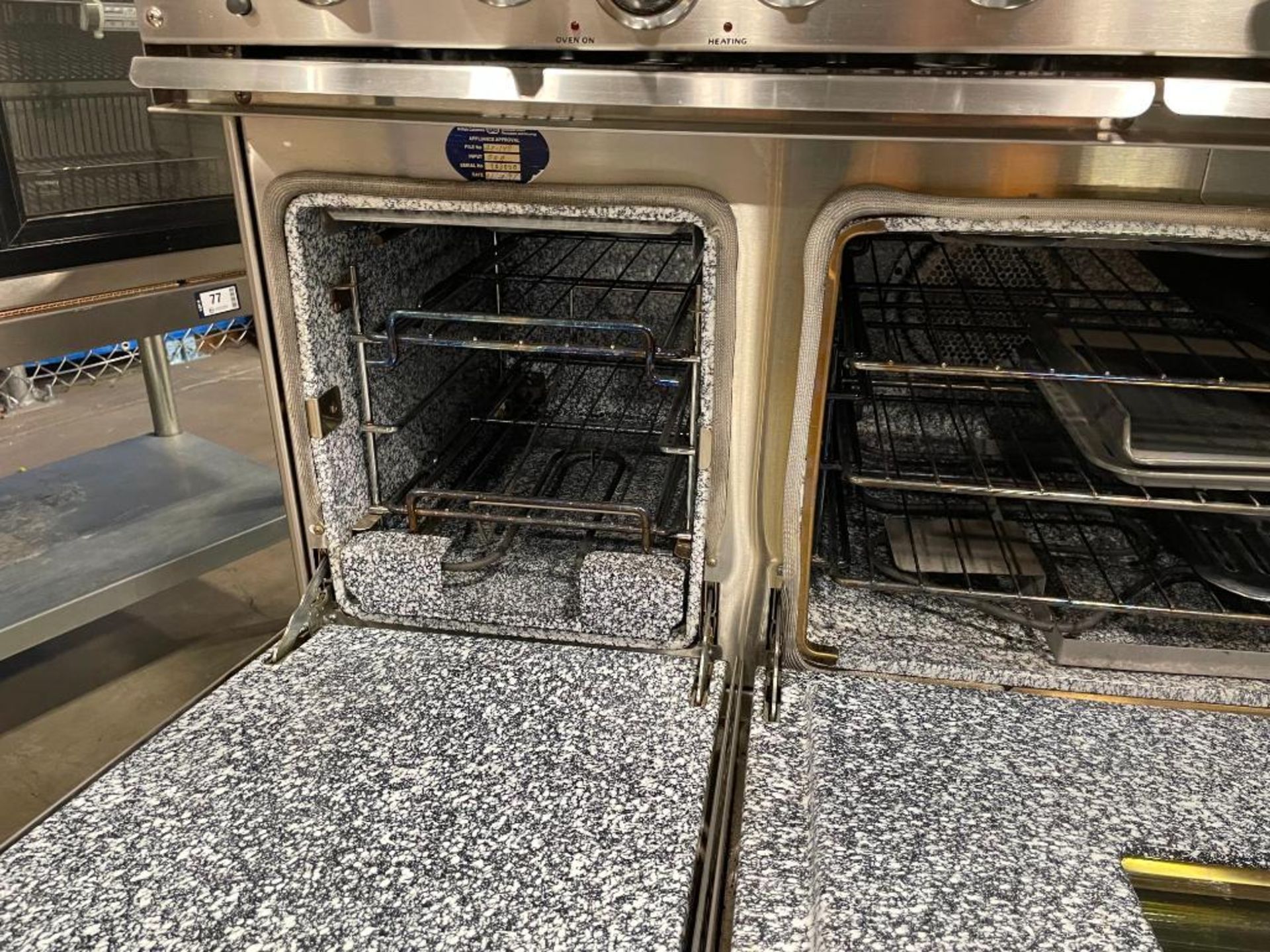 THERMADOR PROFESSIONAL GCR484GG STAINLESS STEEL DUAL FUEL RANGE WITH DOUBLE OVENS - Image 7 of 22