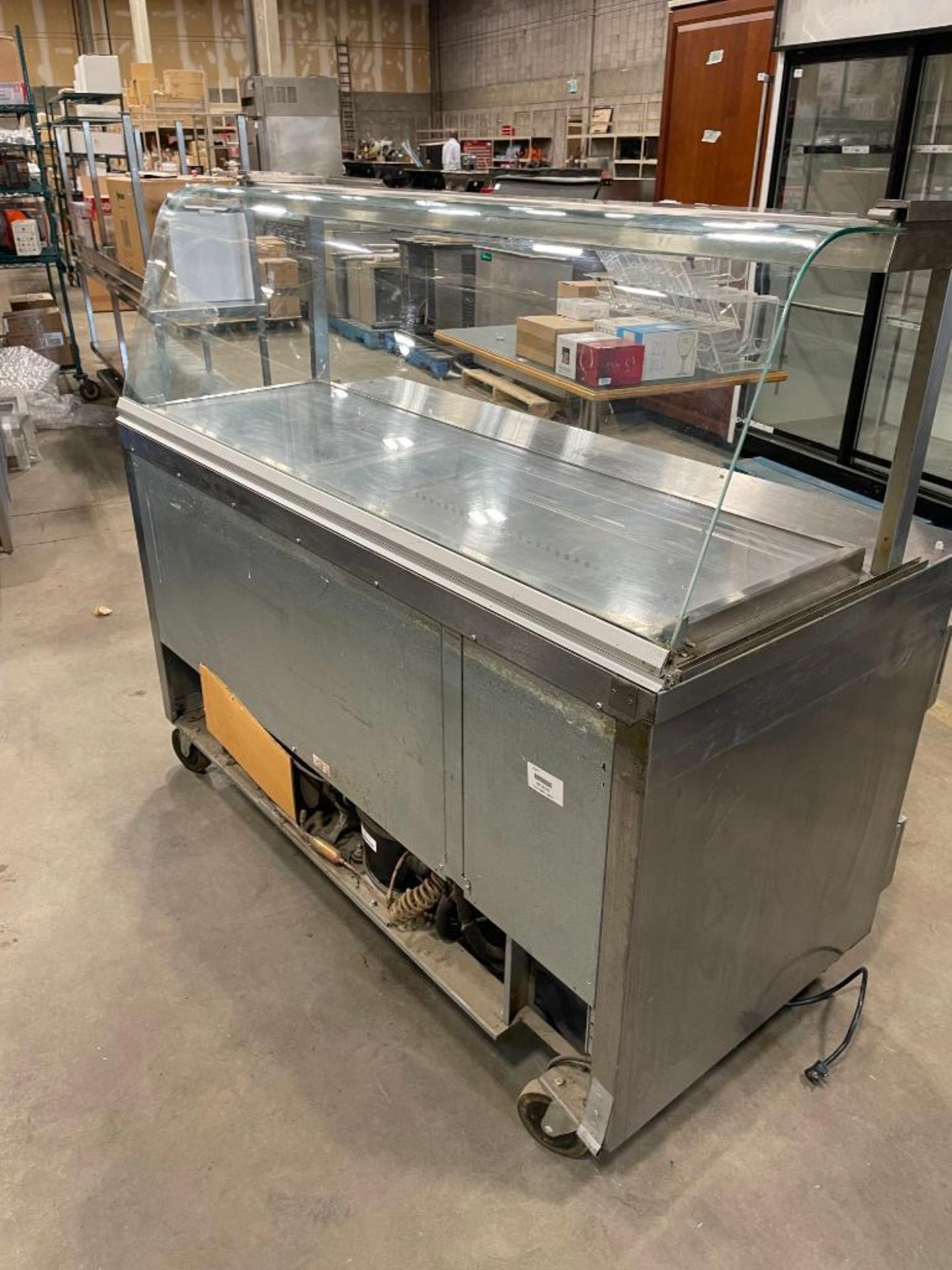 BEVERAGE-AIR SP60-16 60" DOUBLE DOOR REFRIGERATED SANDWICH PREP TABLE WITH SNEEZE GUARD - Image 3 of 10