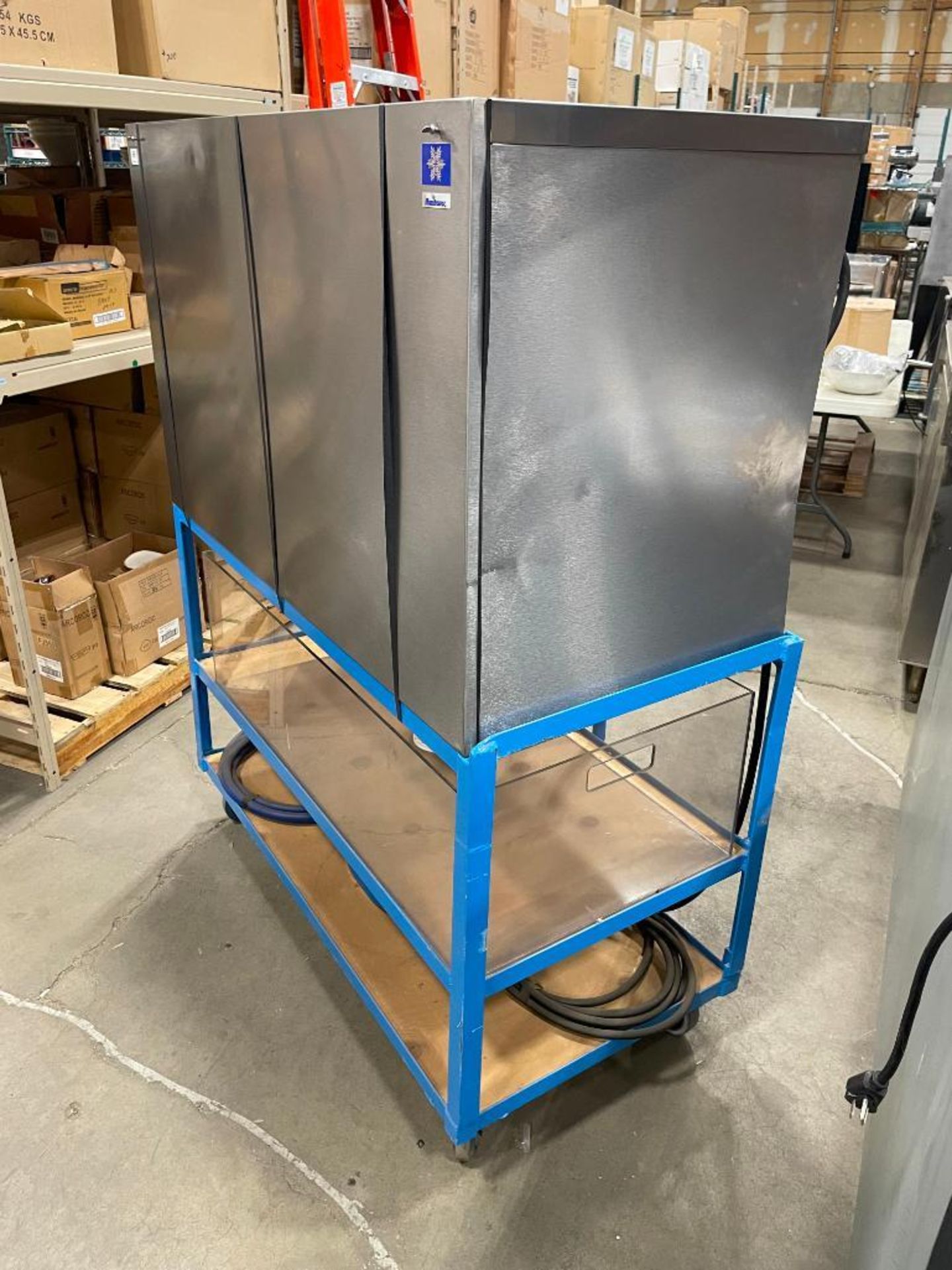 MANITOWOC SY1805W WATER COOLED 1710 LBS/DAY ICE MACHINE WITH STEEL MOBILE CART *ICE STORAGE BIN NOT - Image 9 of 10