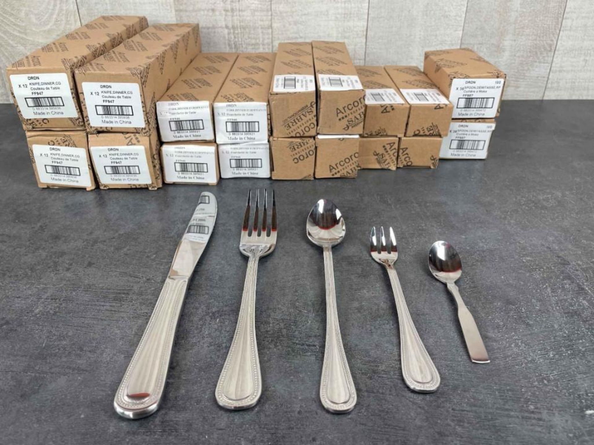 ARCOROC SABRE HEAVYWEIGHT CUTLERY SET - LOT OF 264 PIECES - Image 3 of 3
