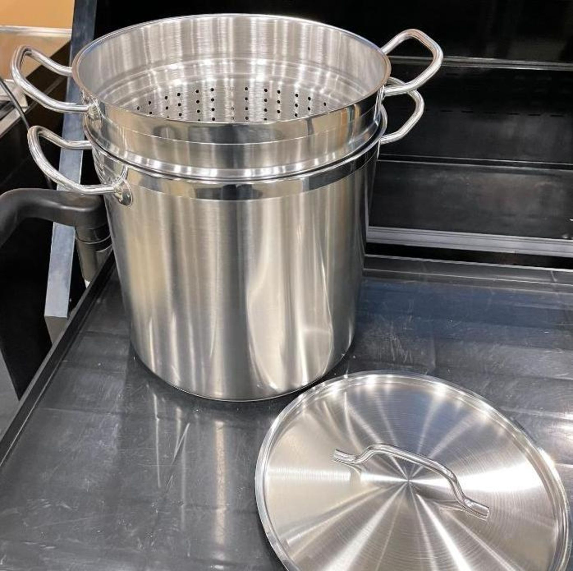 20QT HEAVY DUTY STAINLESS STOCK POT INDUCTION CAPABLE & STEAMER BASKET, JR 47202 & 47204 - NEW - Image 4 of 6