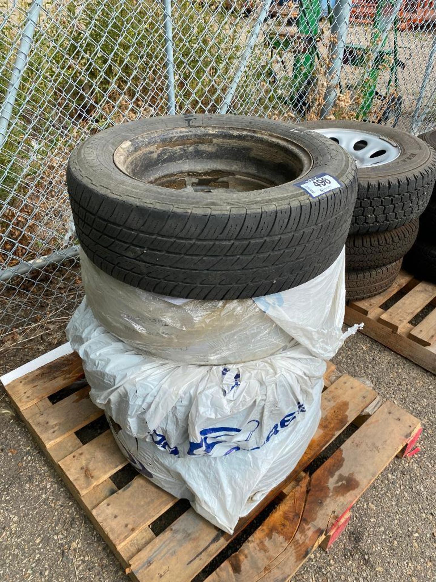 Lot of (4) 225/60R17 Tires w Rims - Image 2 of 3