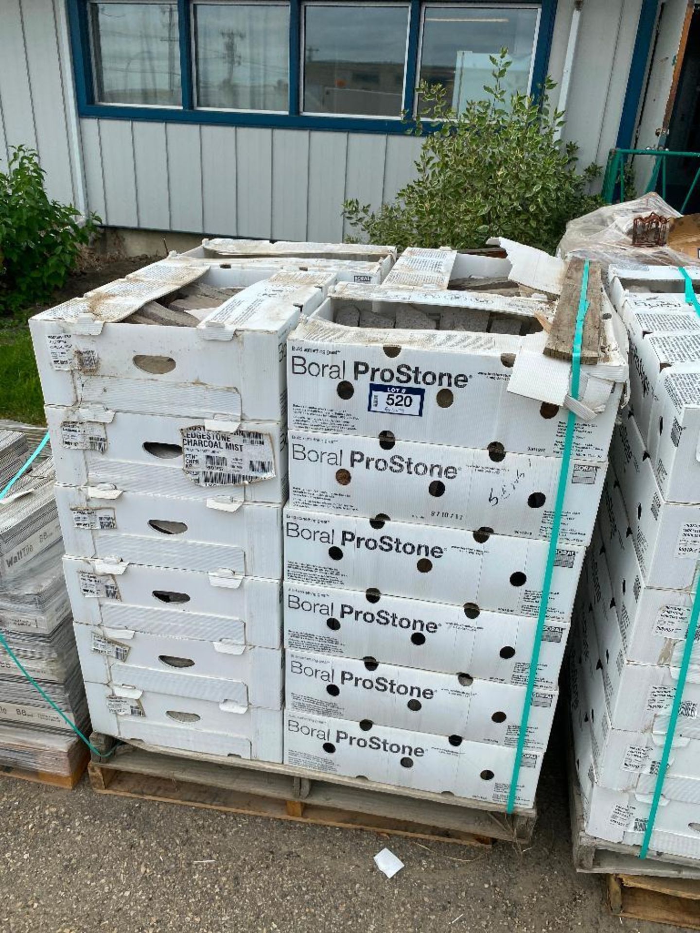 Pallet of Asst. Decorative Stone Corners