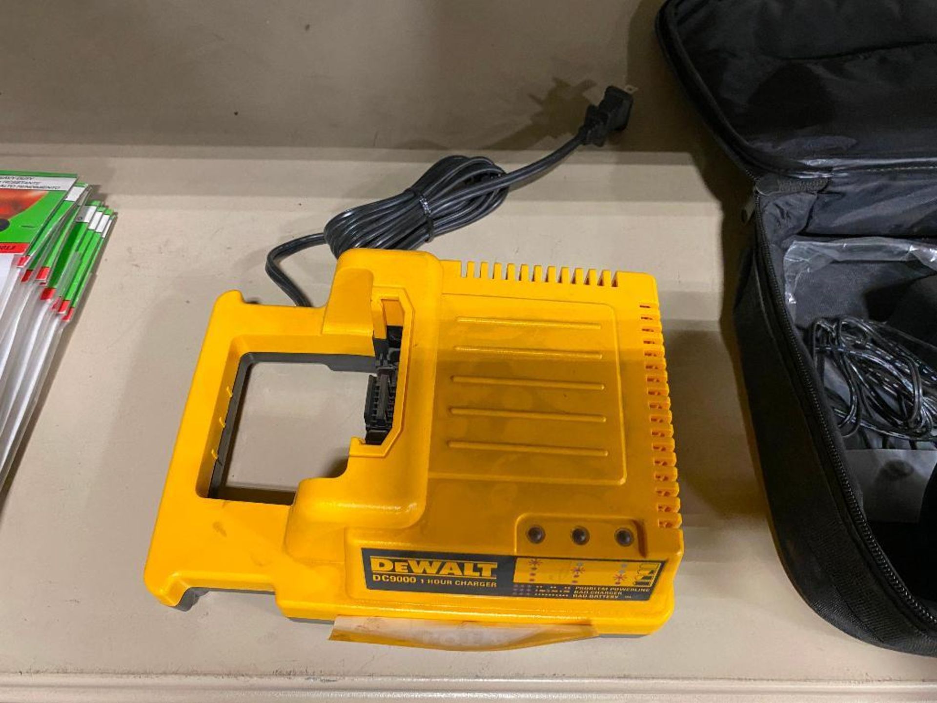 DeWalt DC9000 1-Hour Charger - Image 2 of 2