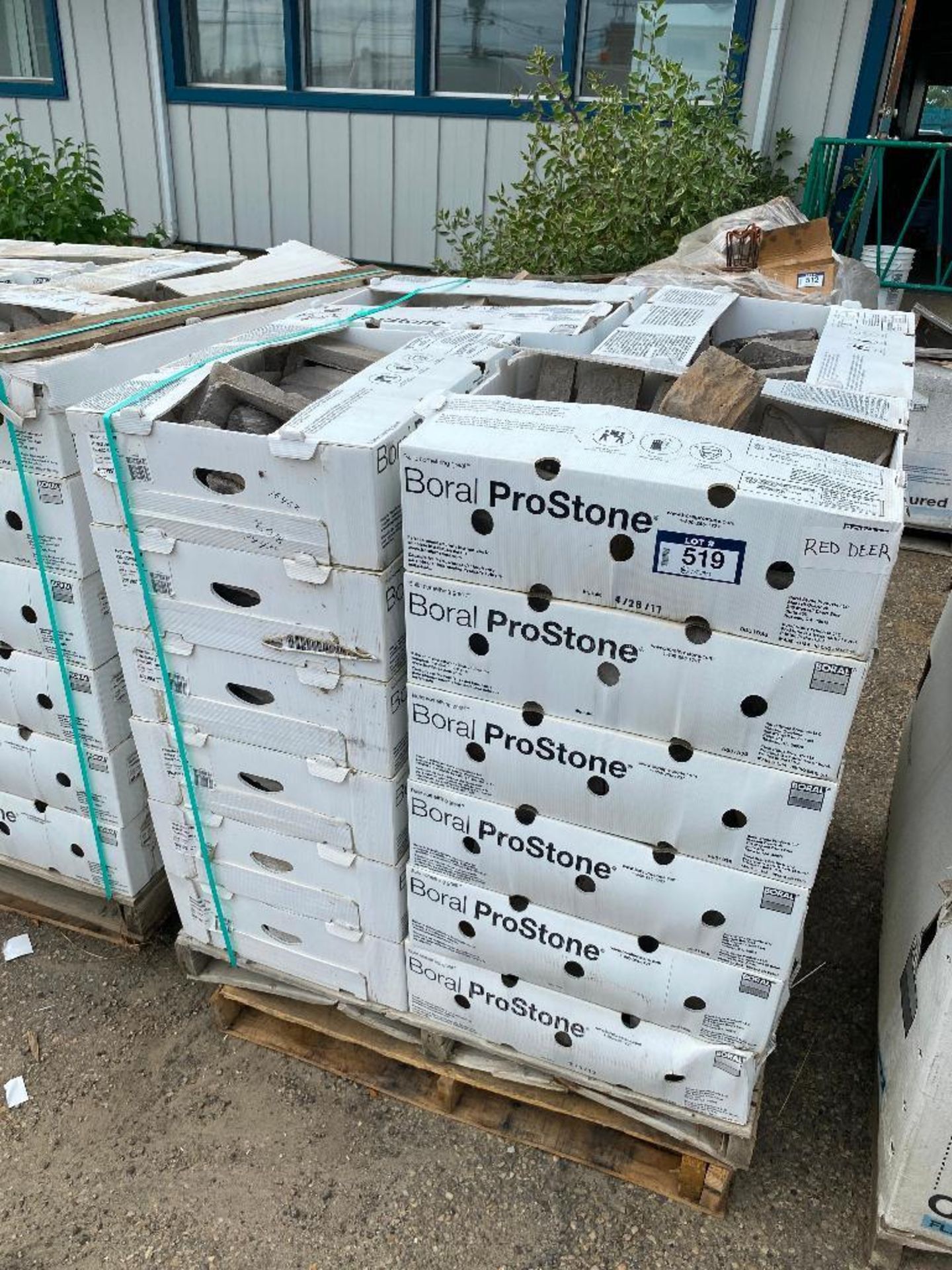 Pallet of Asst. Decorative Stone Corners