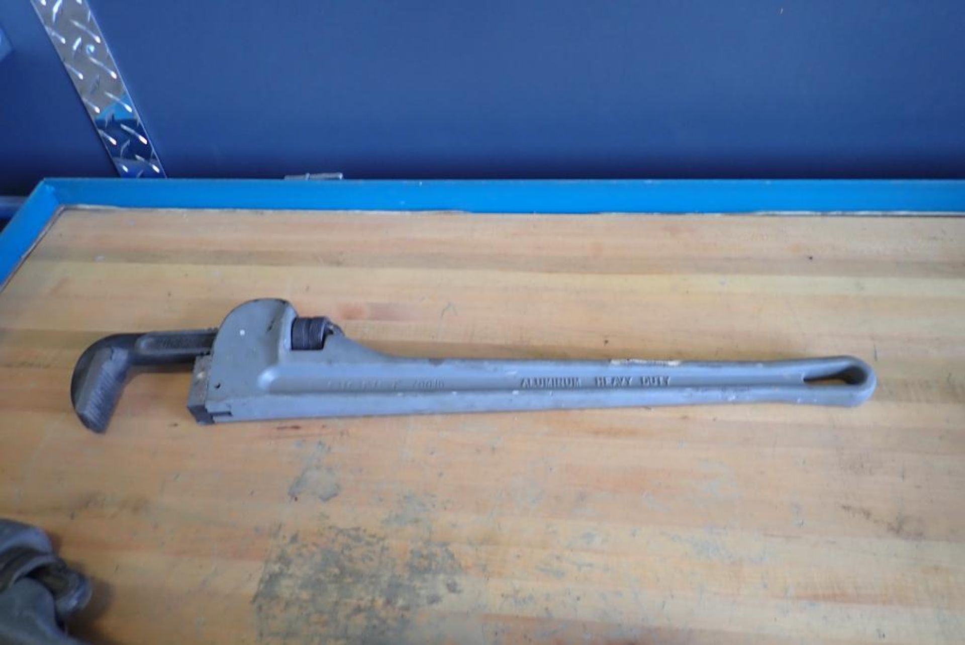 Signet 24" Aluminum Pipe Wrench.