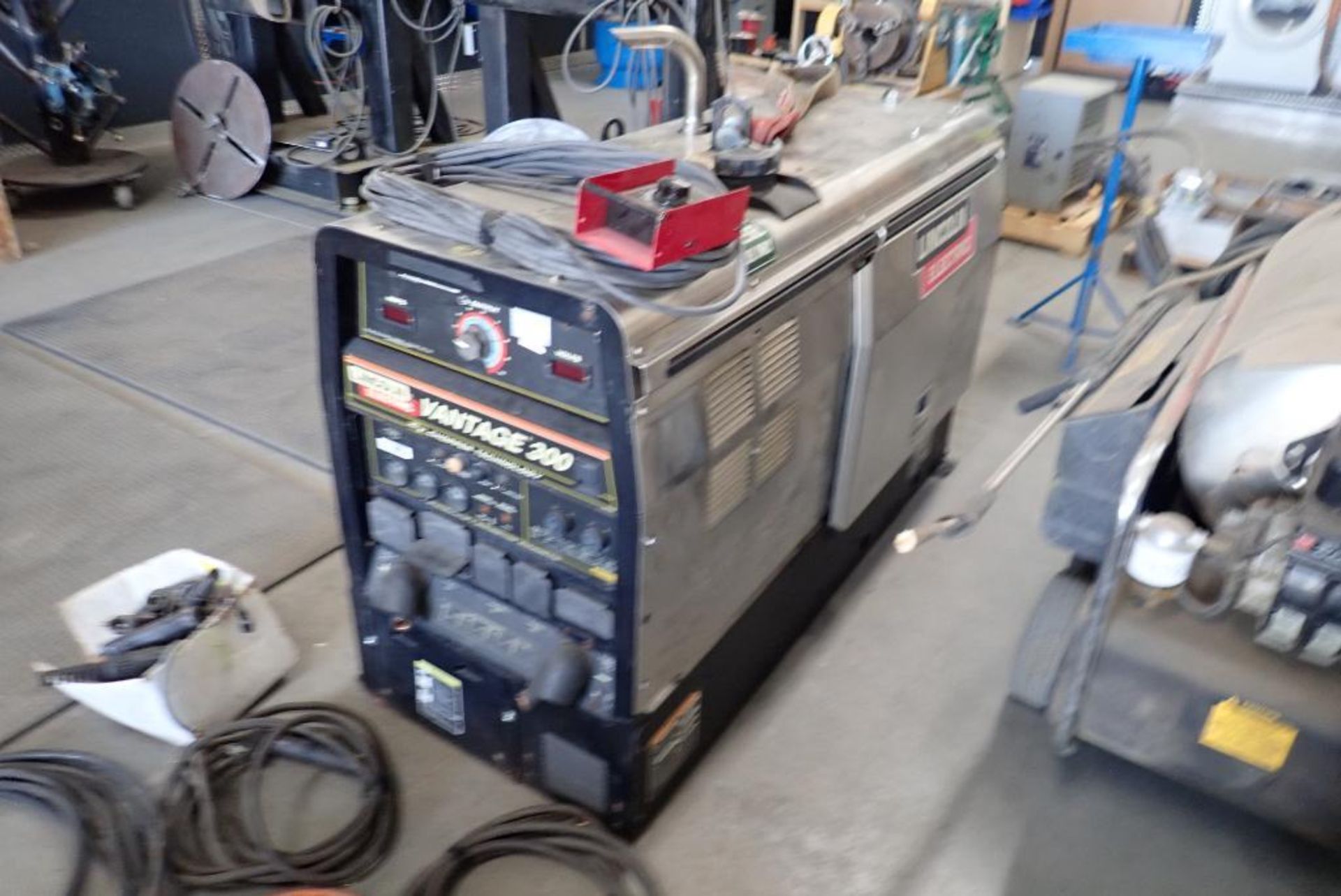 2007 Lincoln Electric Vantage 300 Diesel Portable Welder w/ Remote, Showing 2,079hrs SN U1070908955. - Image 2 of 8