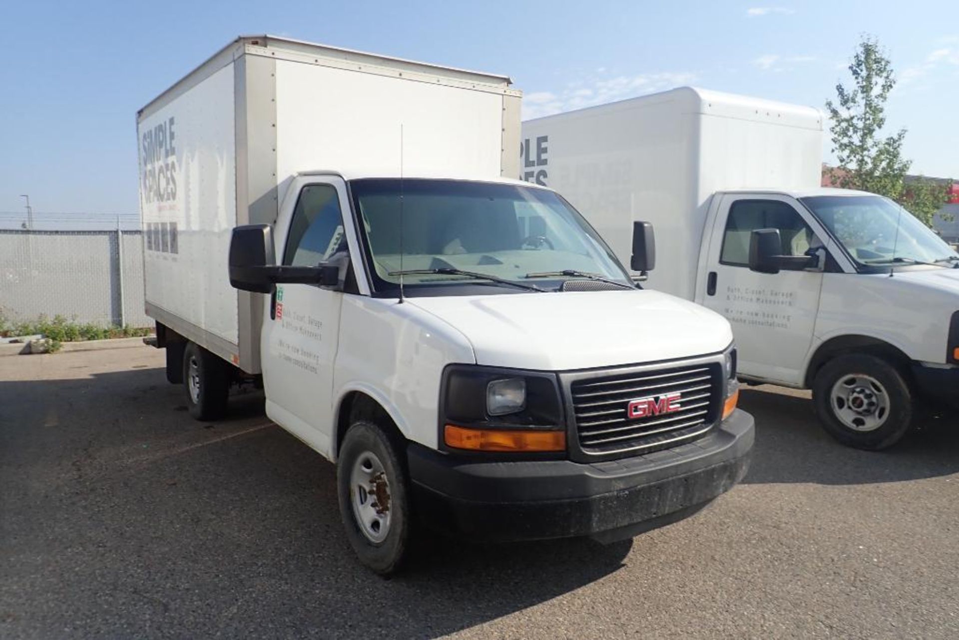 2014 GMC Savana 3500 Cutaway Van Truck VIN 1GD072CA8E1177887. - Image 2 of 6