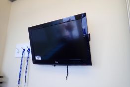 LG 32" Flatscreen Television w/Wall Mount.- NO REMOTE.
