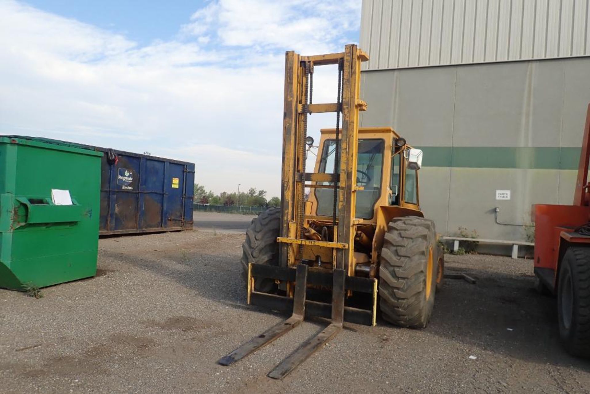 Dahmer 10-4WD 10,000lbs Capacity Diesel Forklift. SN 9802-104-67.