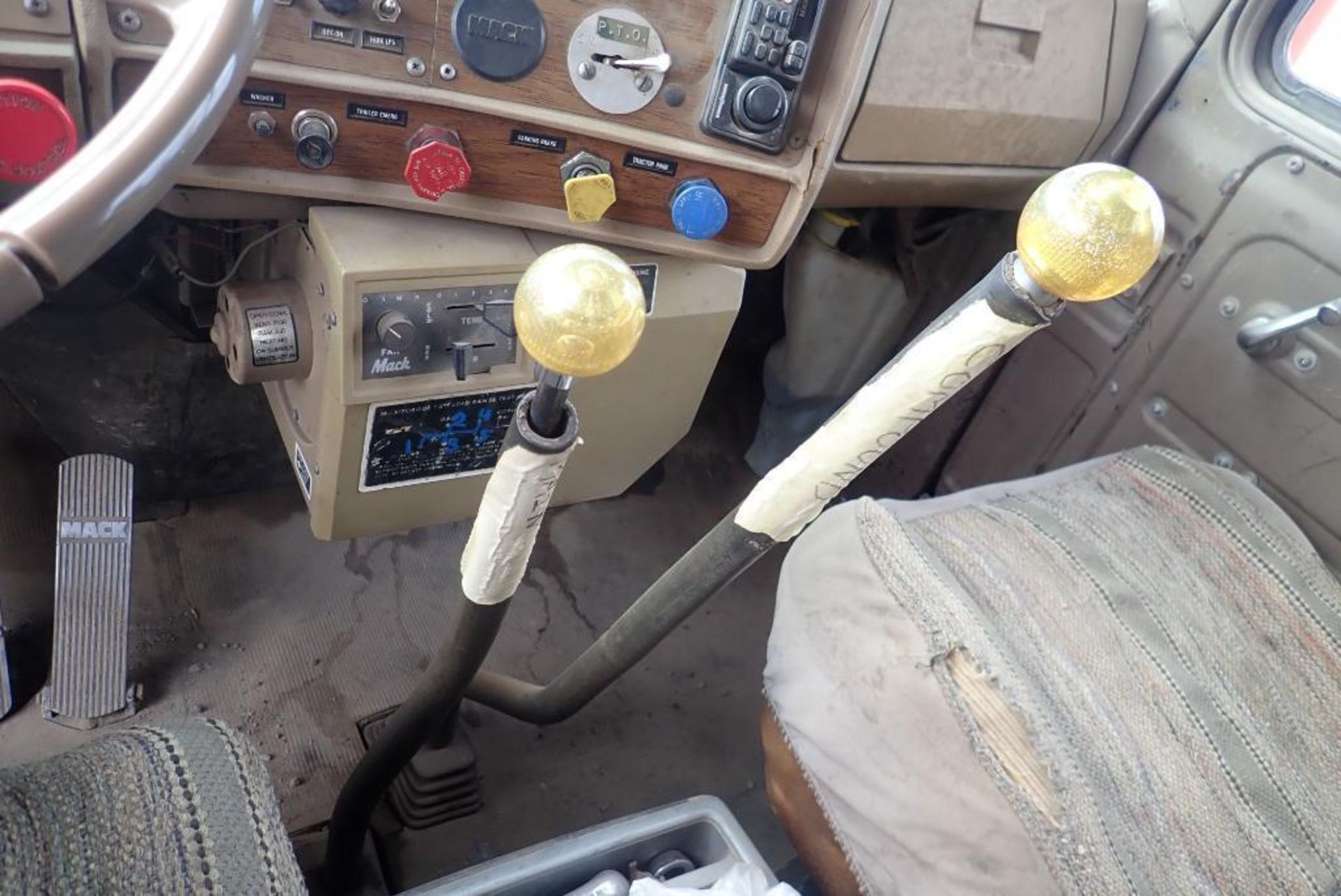 1979 Mack RD6 Tandem Axle Truck Tractor. VIN RD 685 S 7339. - Image 8 of 22