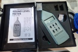 Reed Instruments SL4022 Sound Level Meter.