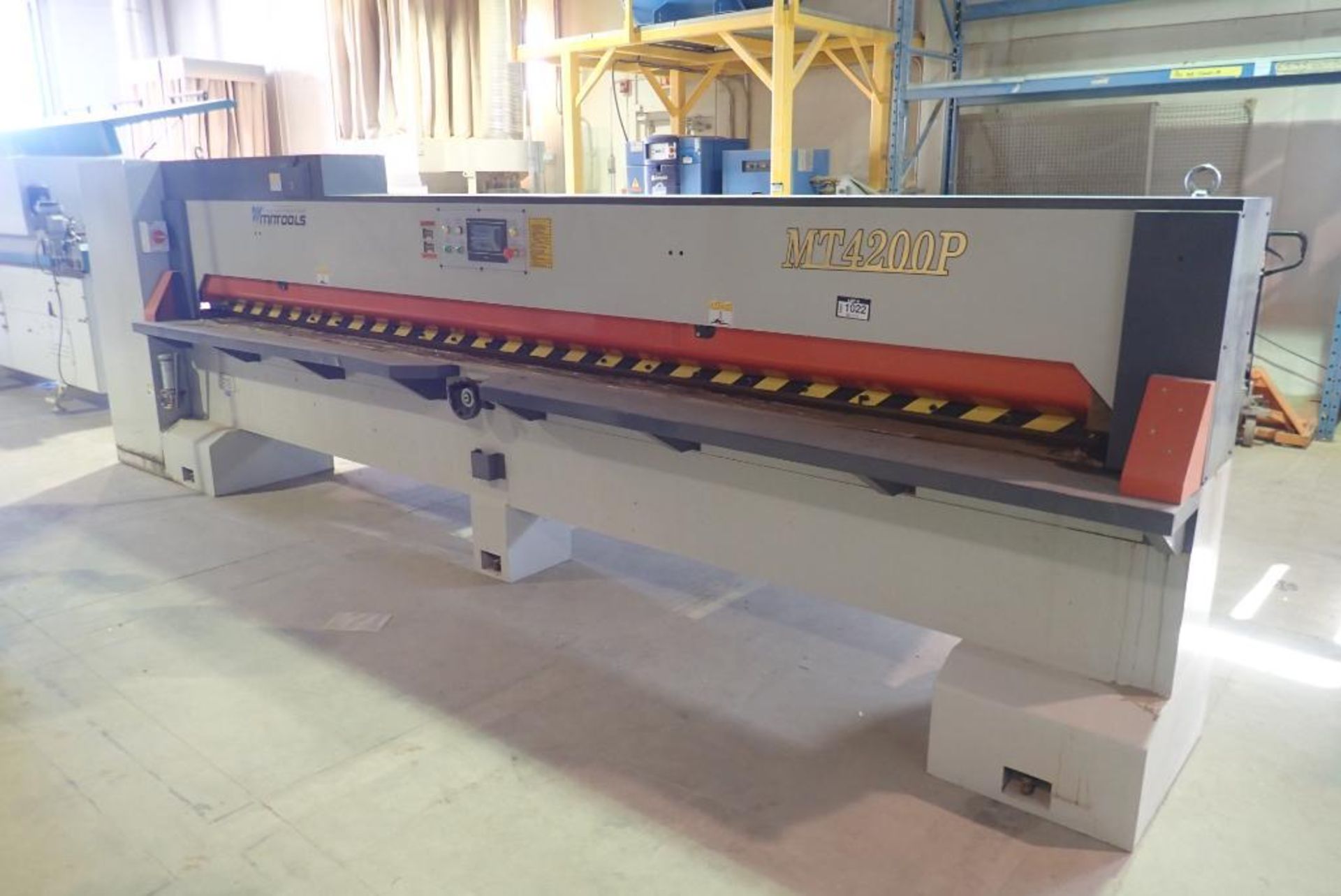 MNT Tools MT4200P Veneer Guillotine.