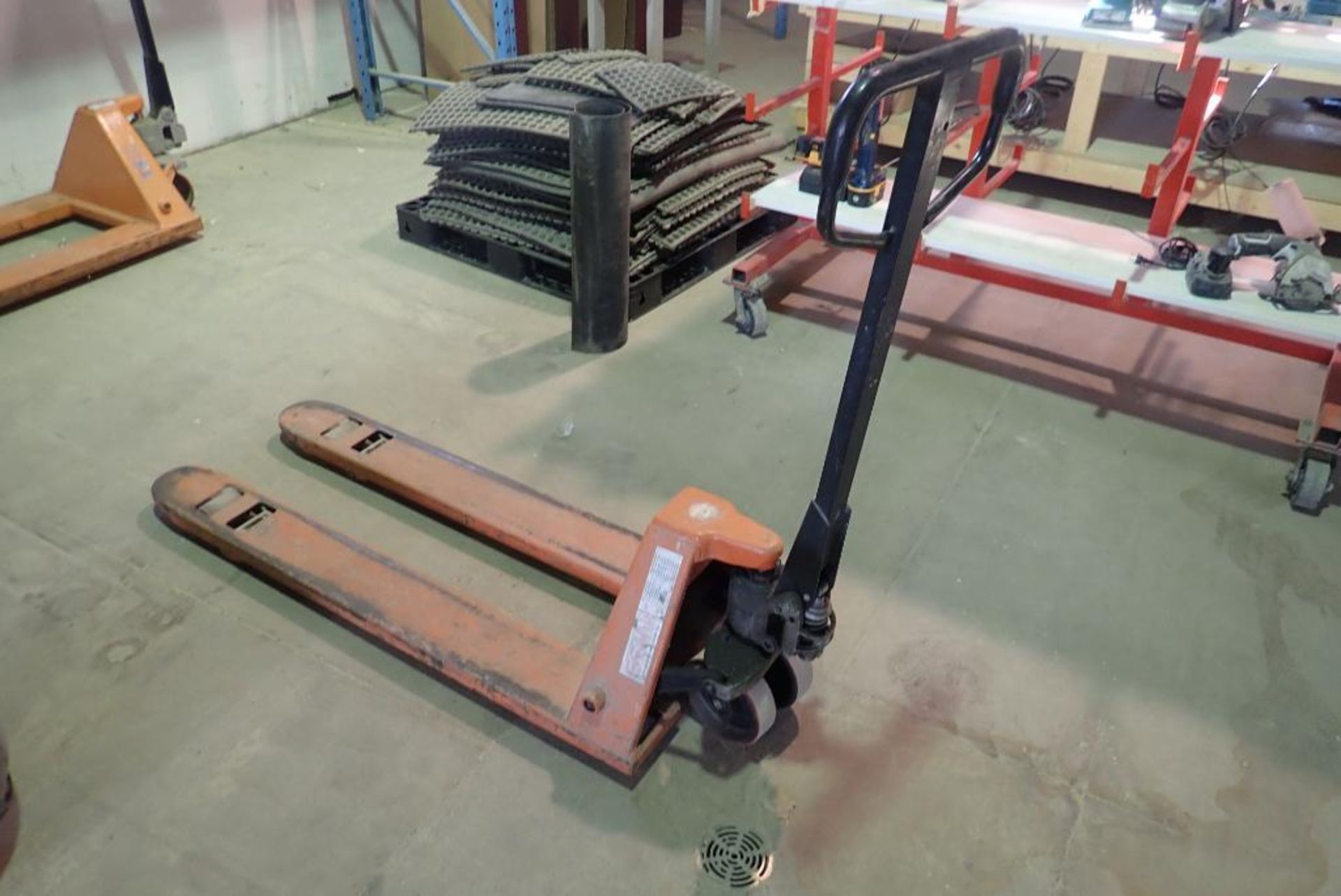 SS Inc. 5,000lbs Narrow Isle Pallet Jack.