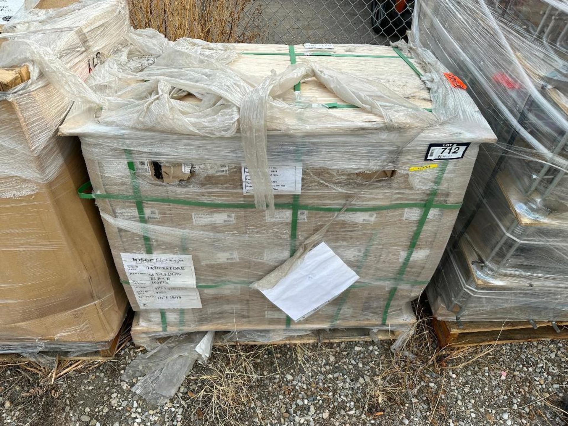 Pallet of (25) Cases of Slate Ledgstone Black Corners