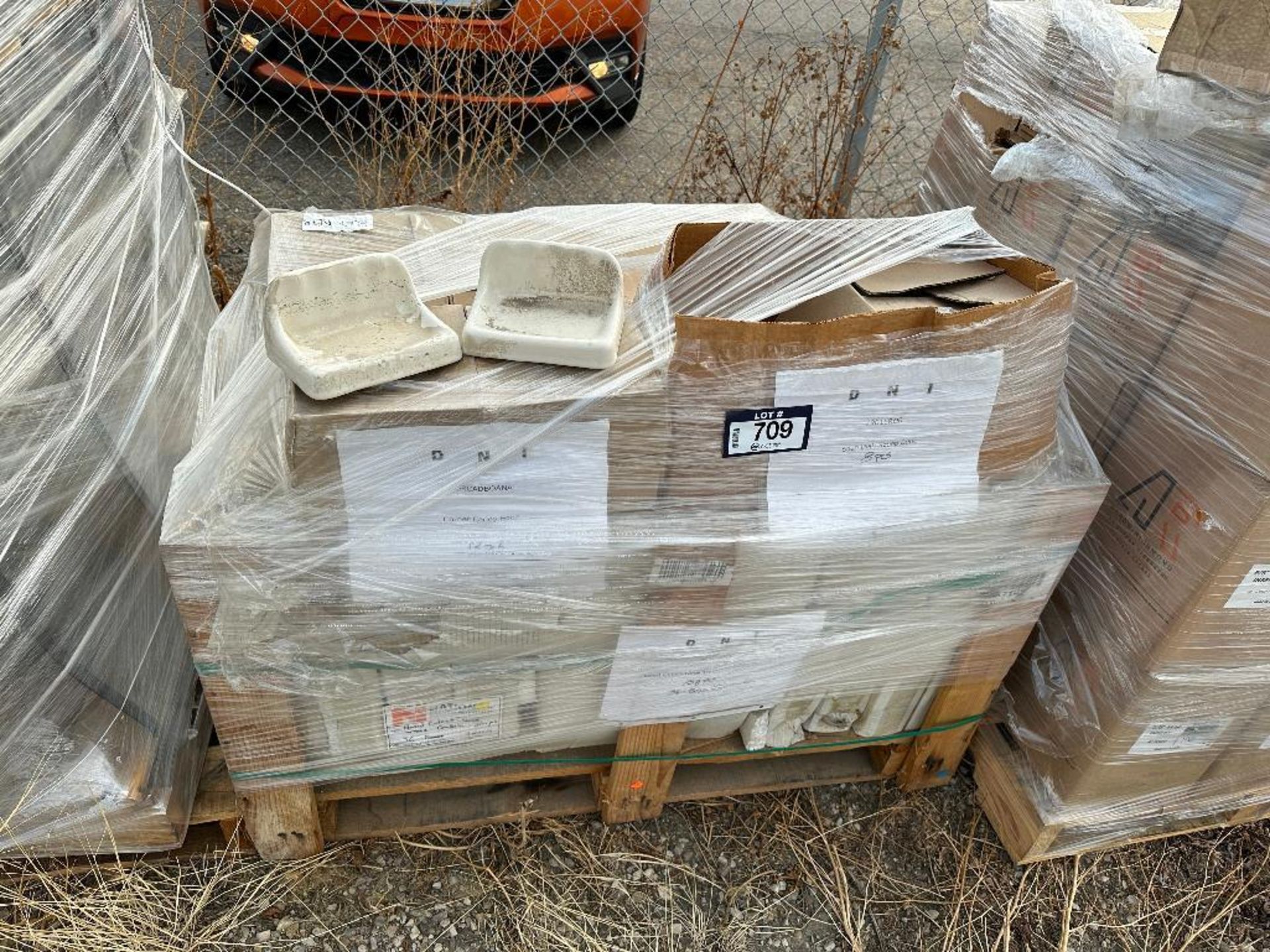 Pallet of Asst. Decorative Tiles, Soap Holders, etc.