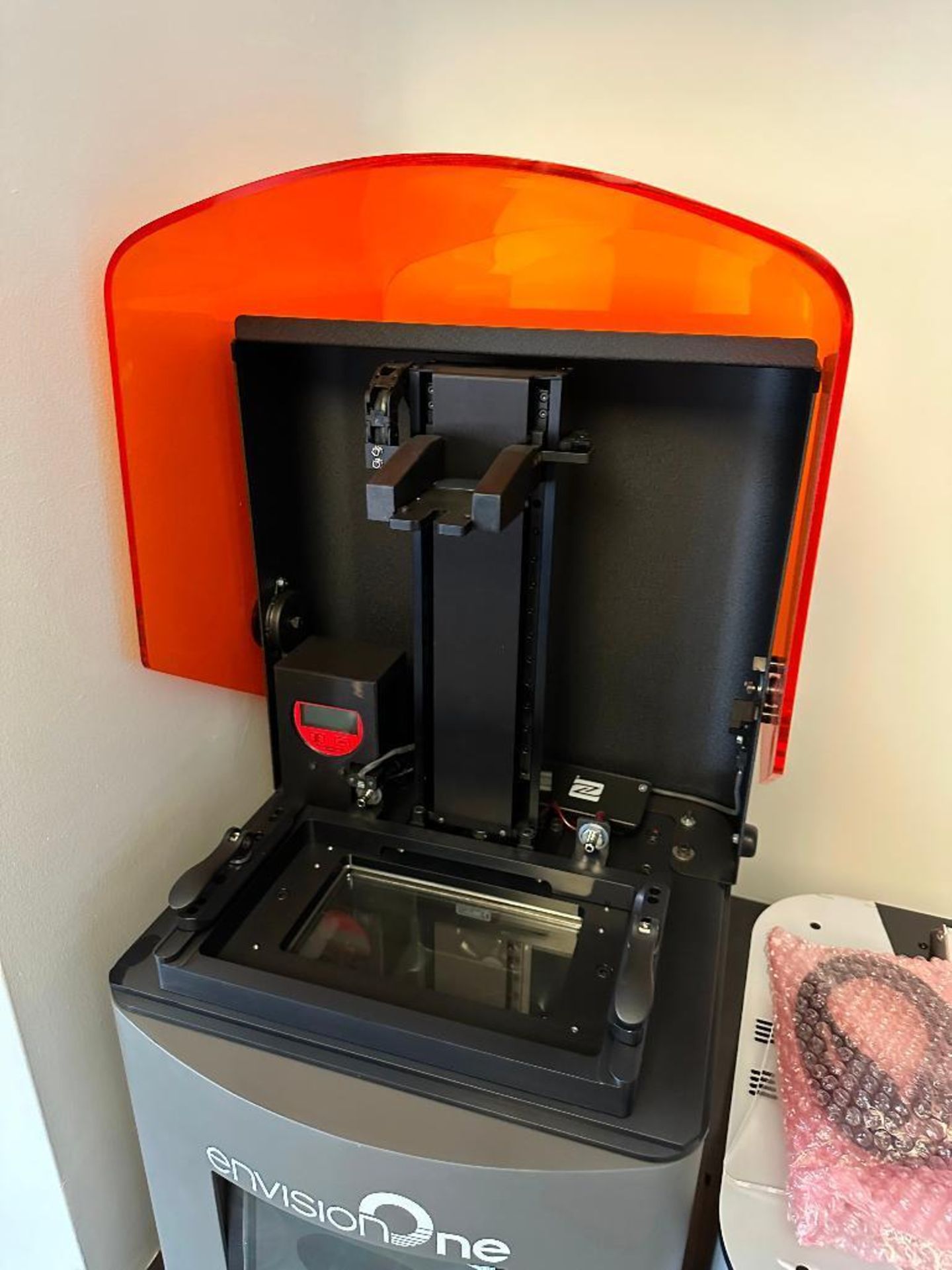 EnvisionOne cDLM Professional Resin 3D Printer w/ Parts Curing & Washing, Oxygen Concentrator, etc. - Image 4 of 19