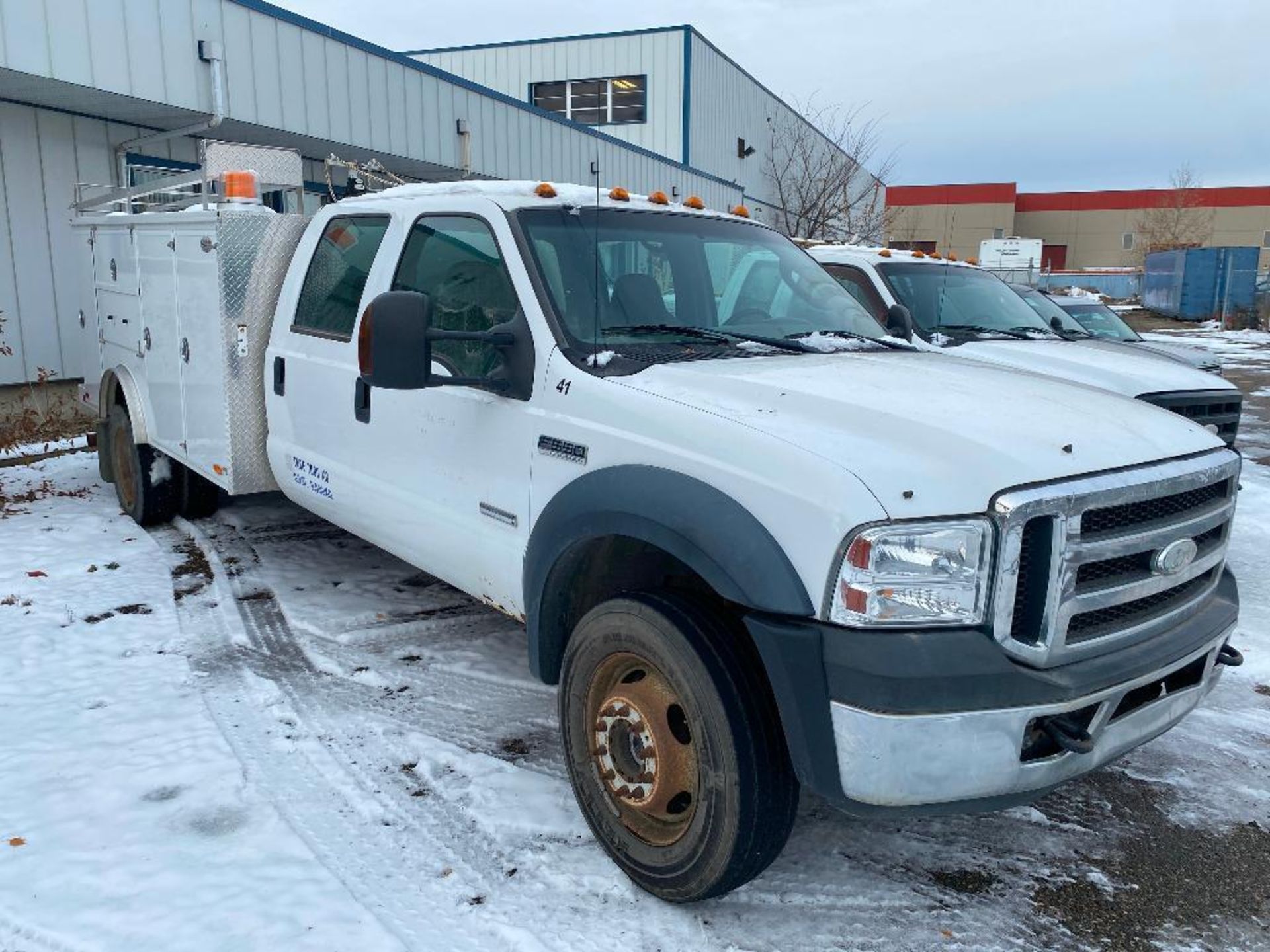 2007 Ford F-550 Crew Cab Service Truck DWR 4x4, Diesel, VIN#: 1FDAW57P67EB04150 - Image 2 of 14