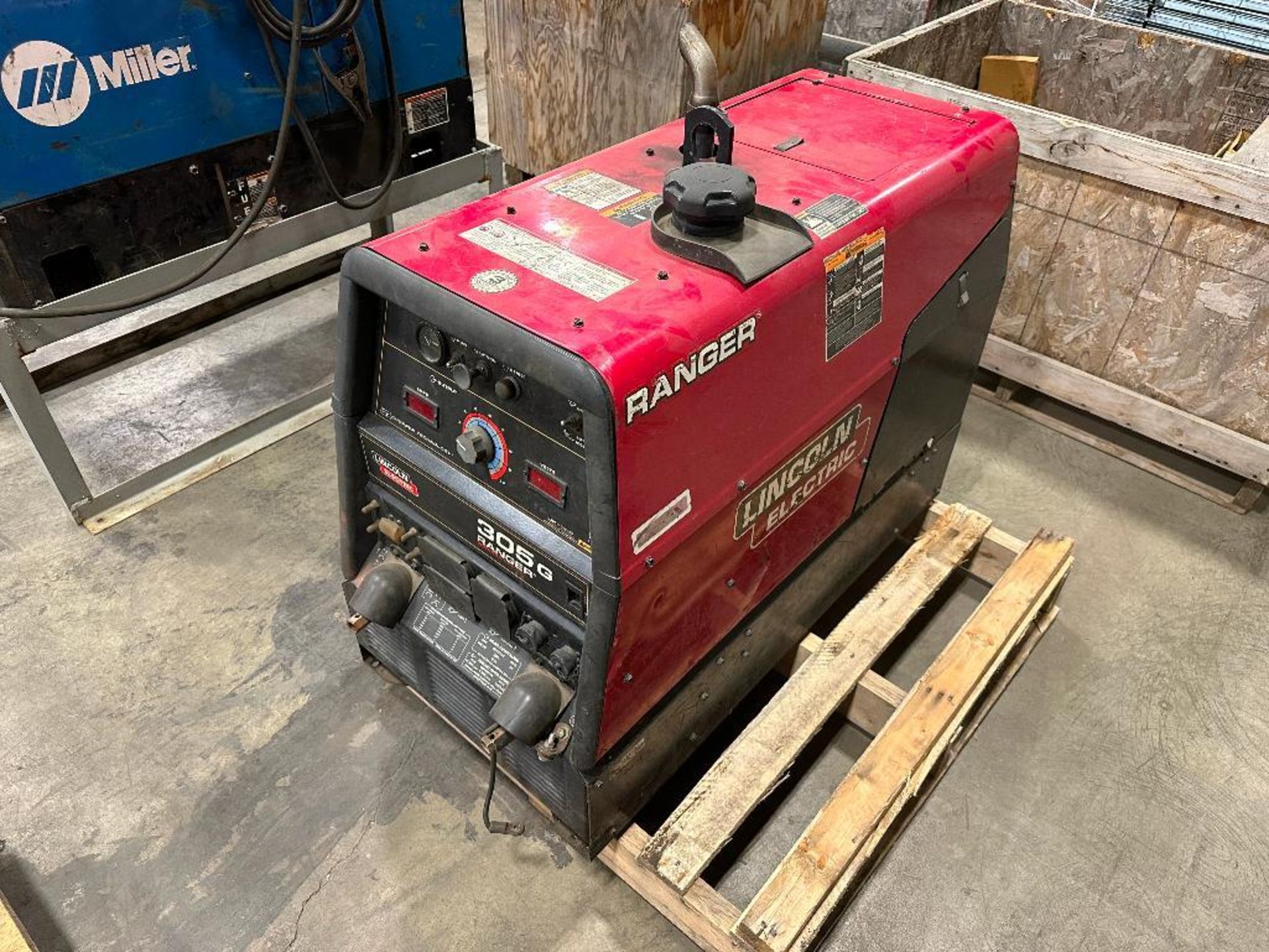 Lincoln Electric 305G Gasoline Welder, 1,794hrs Showing