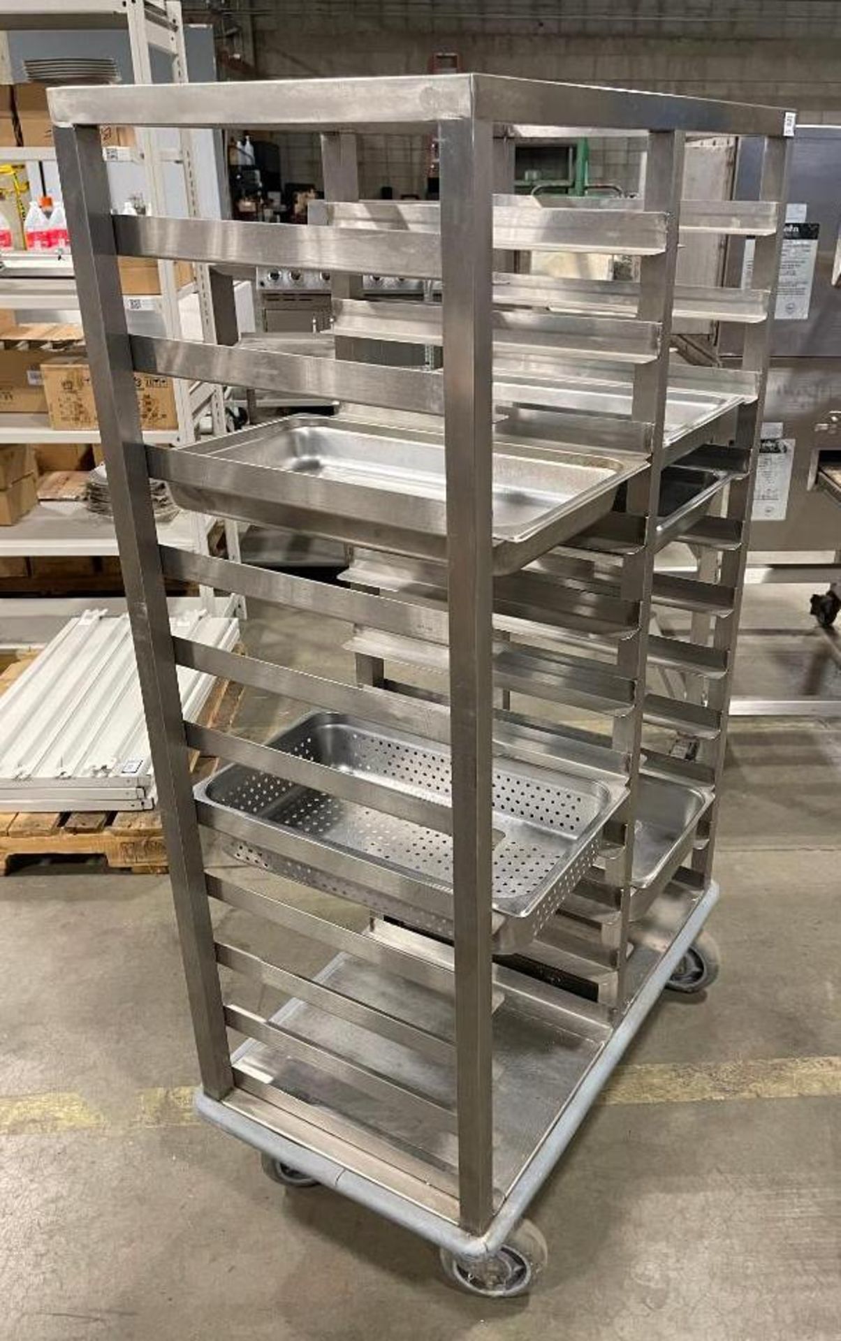 20 SLOT HEAVY DUTY BUN PAN RACK - Image 5 of 6