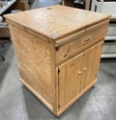 MOBILE WOODEN WORK CABINET