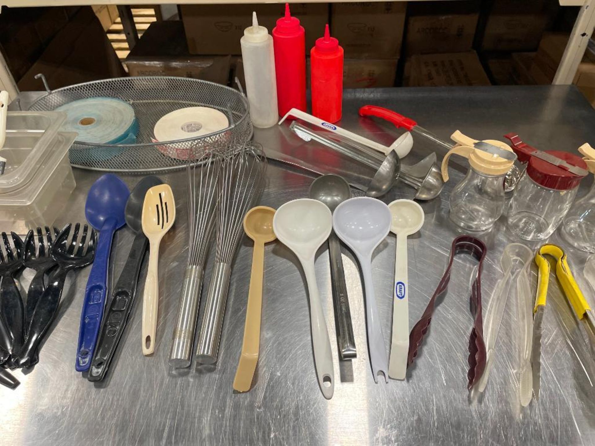 LOT OF ASSORTED KITCHEN UTENSILS - Image 2 of 7