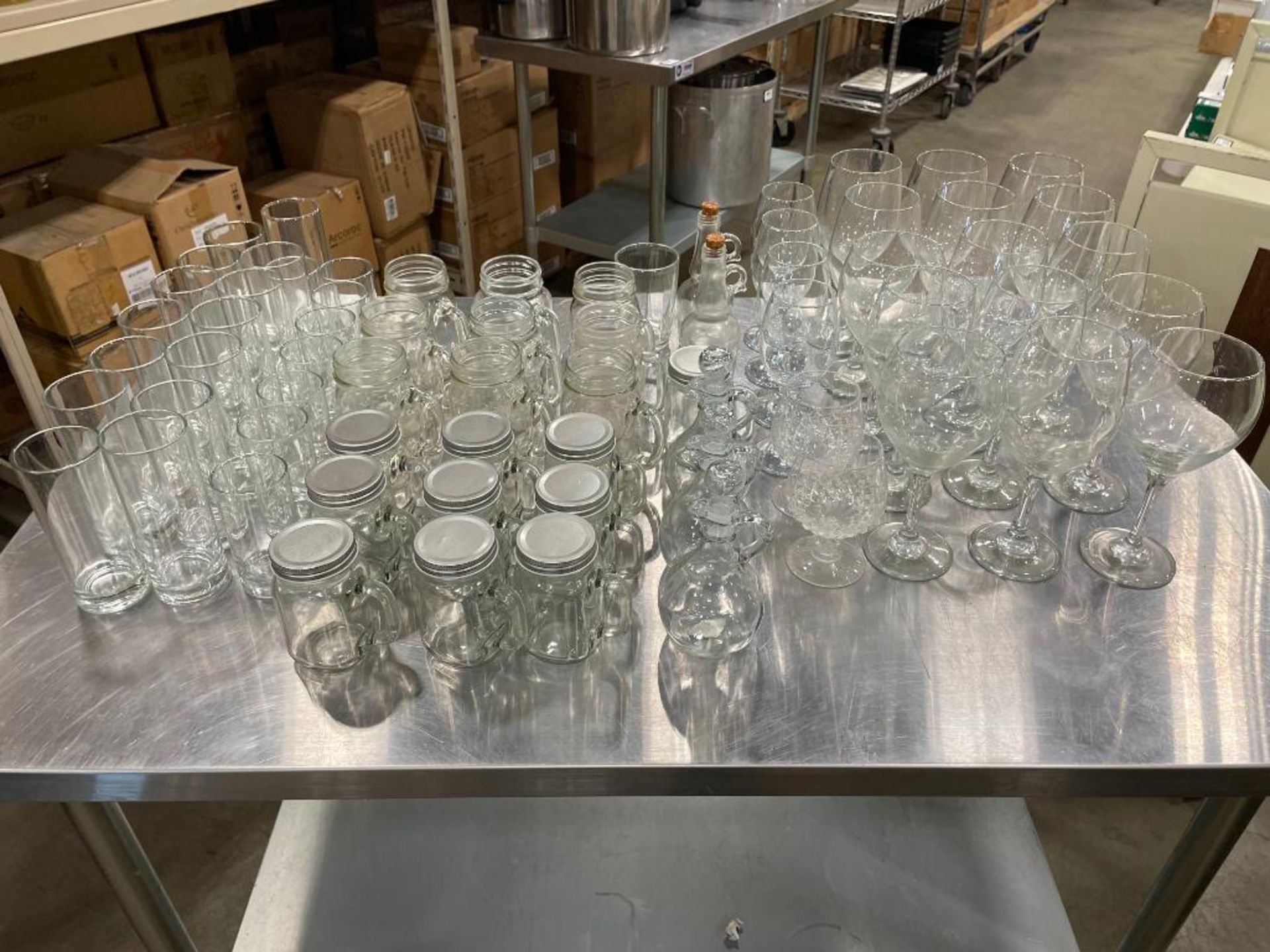 LOT OF ASSORTED GLASSWARE - Image 9 of 9