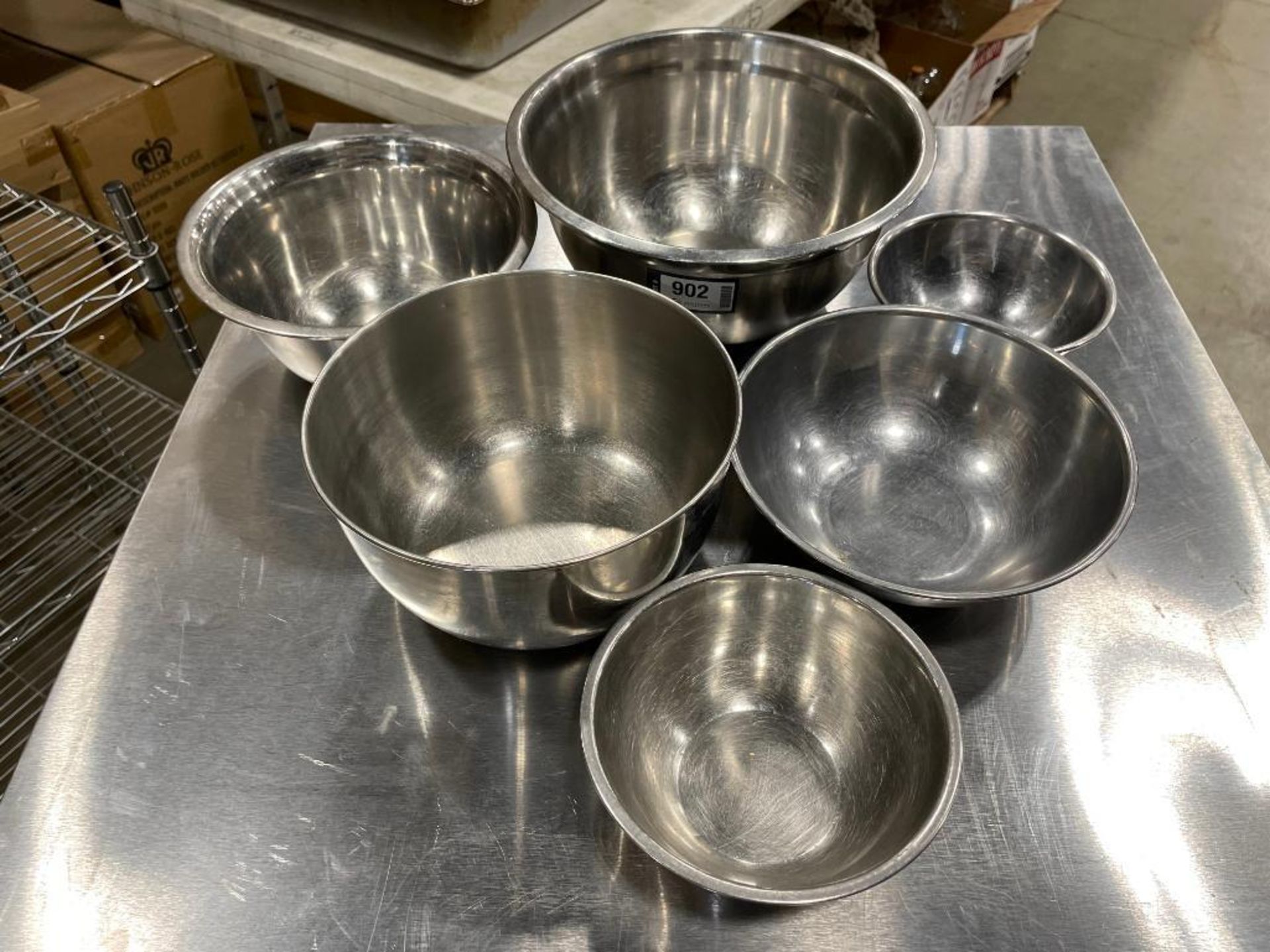 (5) ASSORTED SIZE STAINLESS STEEL MIXING BOWLS - Image 3 of 3