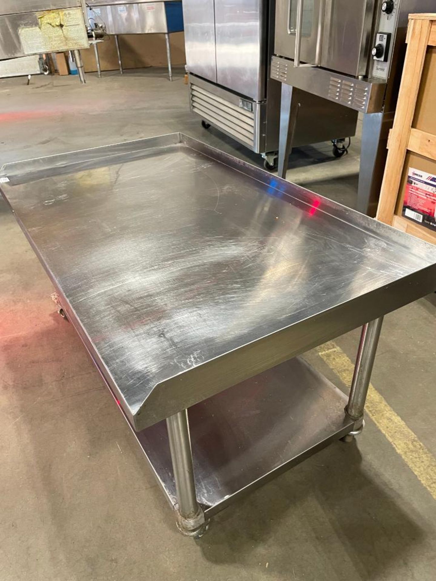 48" STAINLESS STEEL EQUIPMENT STAND ON CASTORS - Image 3 of 4