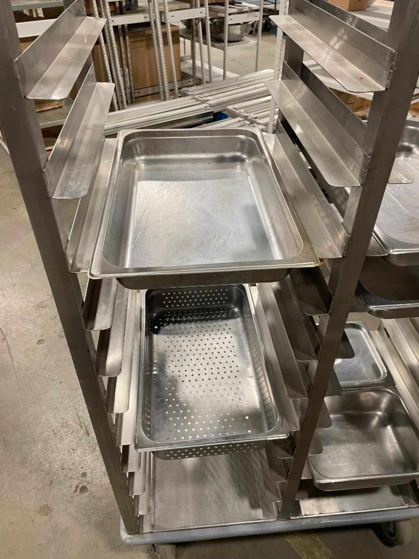 20 SLOT HEAVY DUTY BUN PAN RACK - Image 3 of 6